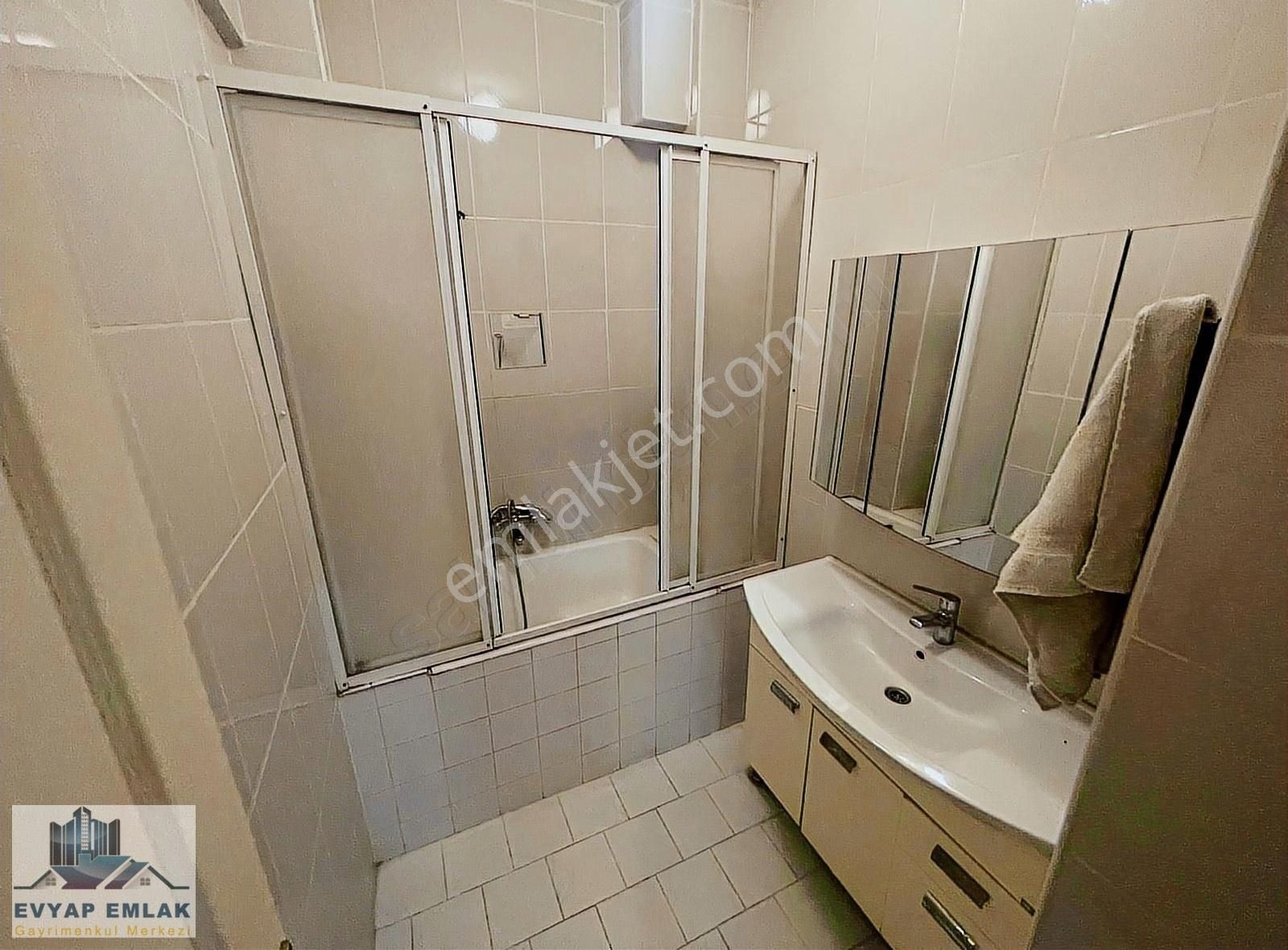 Bahçelievler Zafer Kiralık Daire Bahçelievler Yenibosna Metrobüse Çok Yakın 2+1 Kiralık Daire