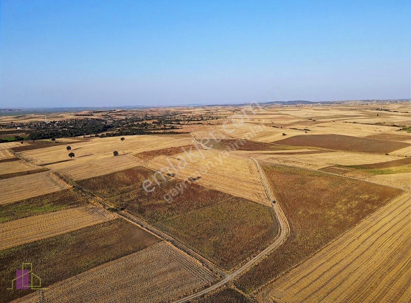 İpsala Balabancık Köyü Satılık Tarla Edirne İpsala Balabancık Köyünde Yola 83m Cepheli 13269 M2 Tarla