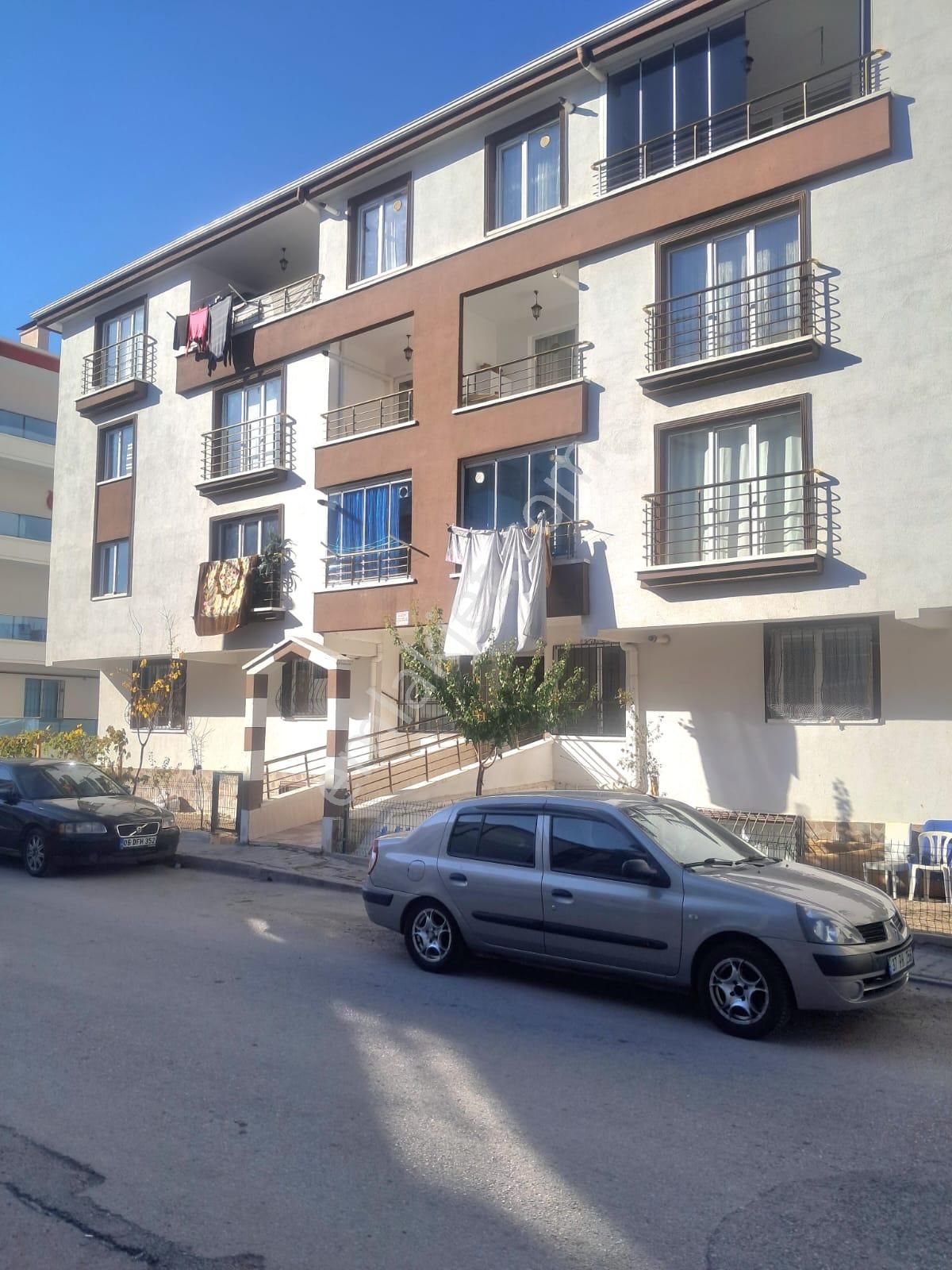 Keçiören Yükseltepe Satılık Daire  KEÇİÖREN YÜKSELTEPE MAHALLESİNDE GİRİŞ ASANSÖRLÜ KAPALI OTOPARKLI 150M2 3+1 SATILIK DAİRE