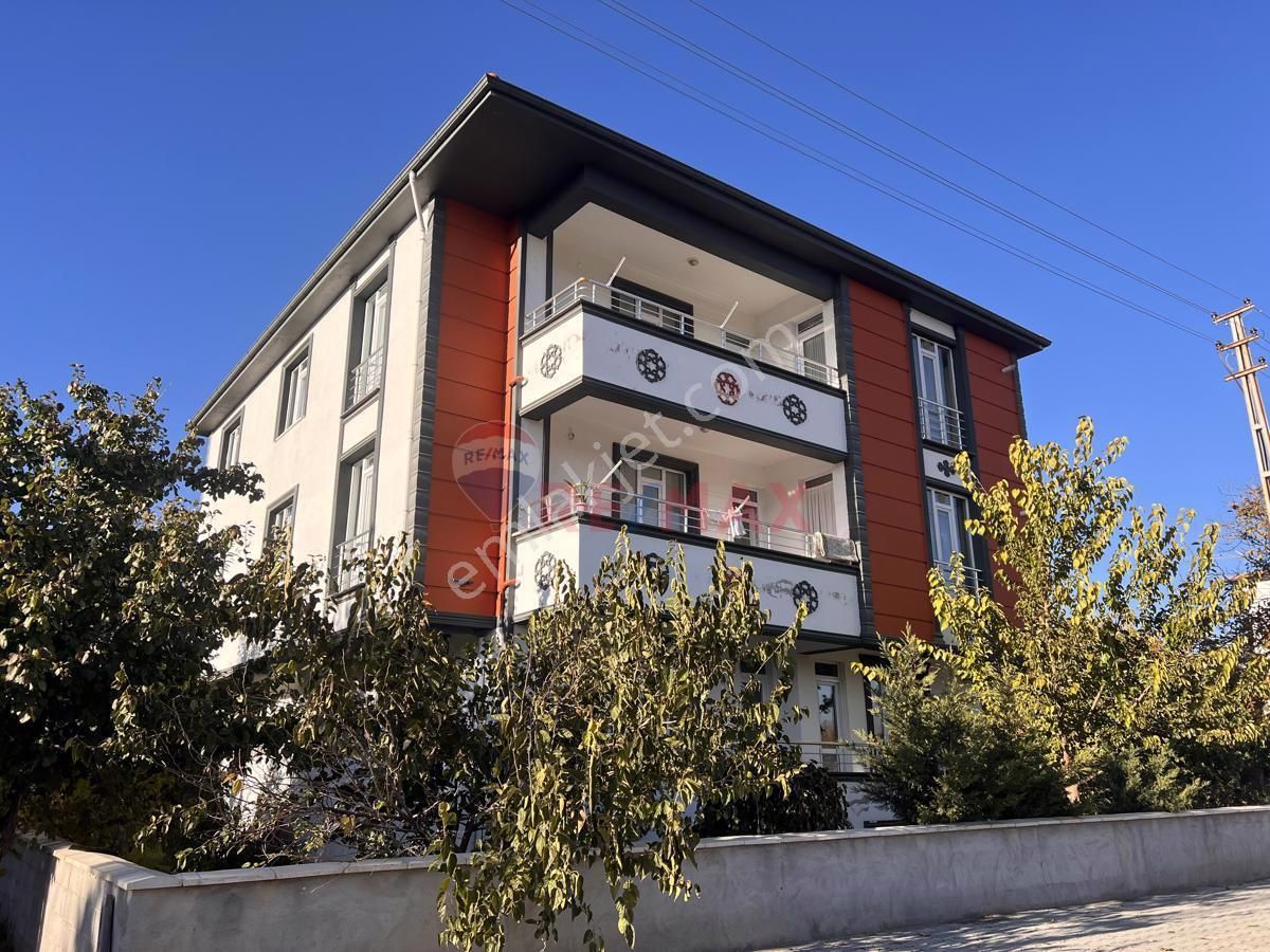 Erzincan Merkez Demirkent Kiralık Daire REMAX DEM'DEN DEMİRKENT MAHALLESİNDE FERAH 3+1 DAİRE