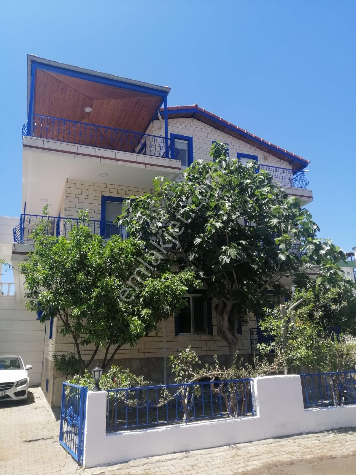 Manavgat Çolaklı Satılık Villa  DENİZE SIFIR ÇOLAKLI DOKTORLAR SİTESİNDE SATILIK 4+2 VİLLA