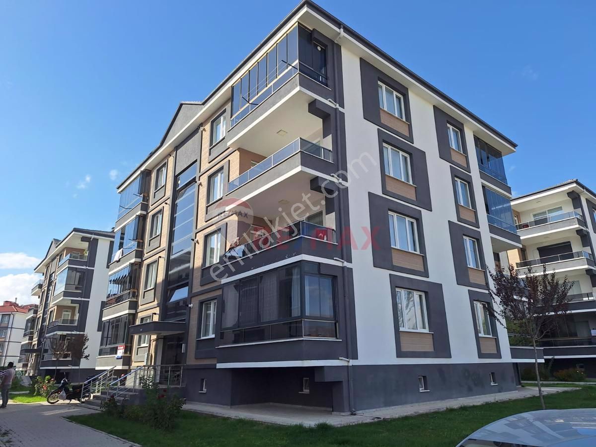 Erzincan Merkez Kızılay Satılık Daire REMAX DEM DEN DÖRTYOL MERKEZDE [BELEDİYE EVLERİ] LÜX 3+1 DAİRE