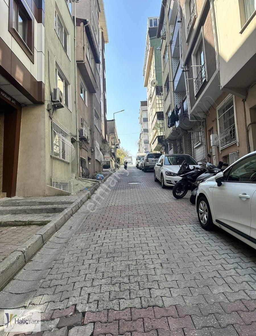 Kağıthane Gültepe Kiralık Daire GÜLTEPE T.PAŞA CAD METROYA 10 EŞYALI BAKIMLI 1+1 AYRI MUTFAKLI