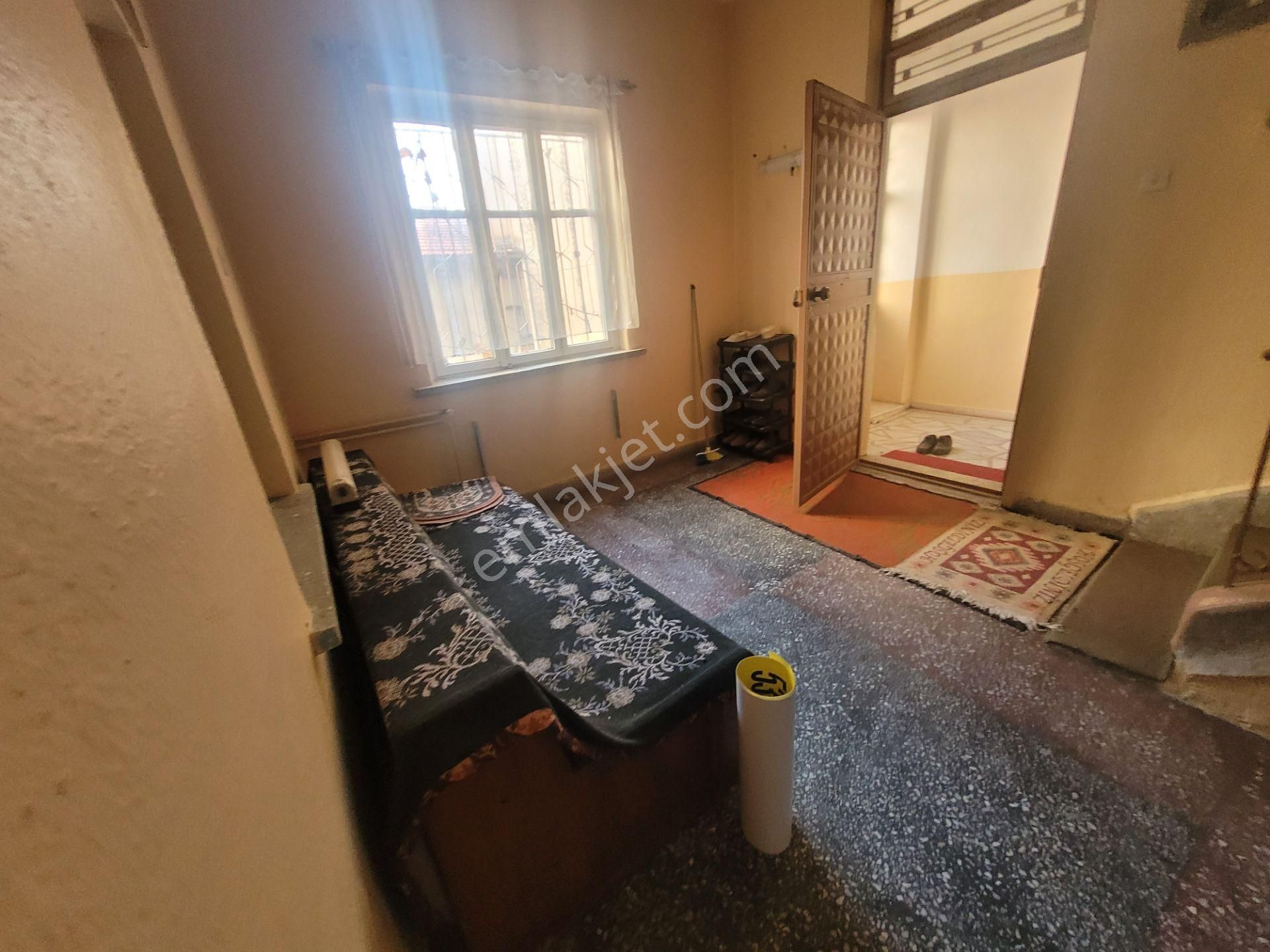 İlbey // Şuhut Cumhuriyet Cad.de Dükkan+1 Daireli Müstakil Bina - Görsel 7