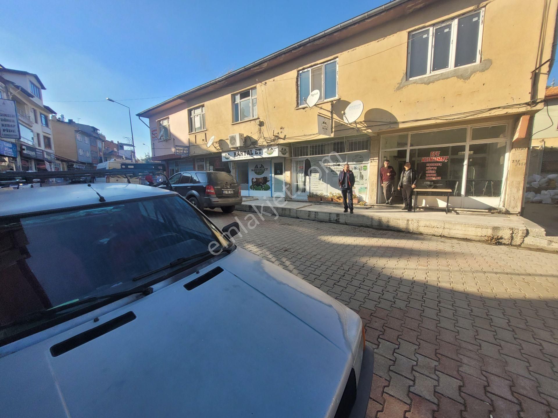 İlbey // Şuhut Cumhuriyet Cad.de Dükkan+1 Daireli Müstakil Bina - Görsel 27