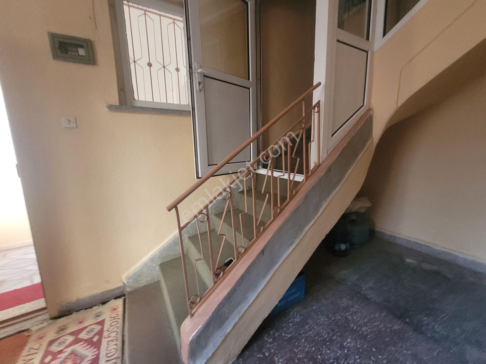 İlbey // Şuhut Cumhuriyet Cad.de Dükkan+1 Daireli Müstakil Bina - Görsel 8