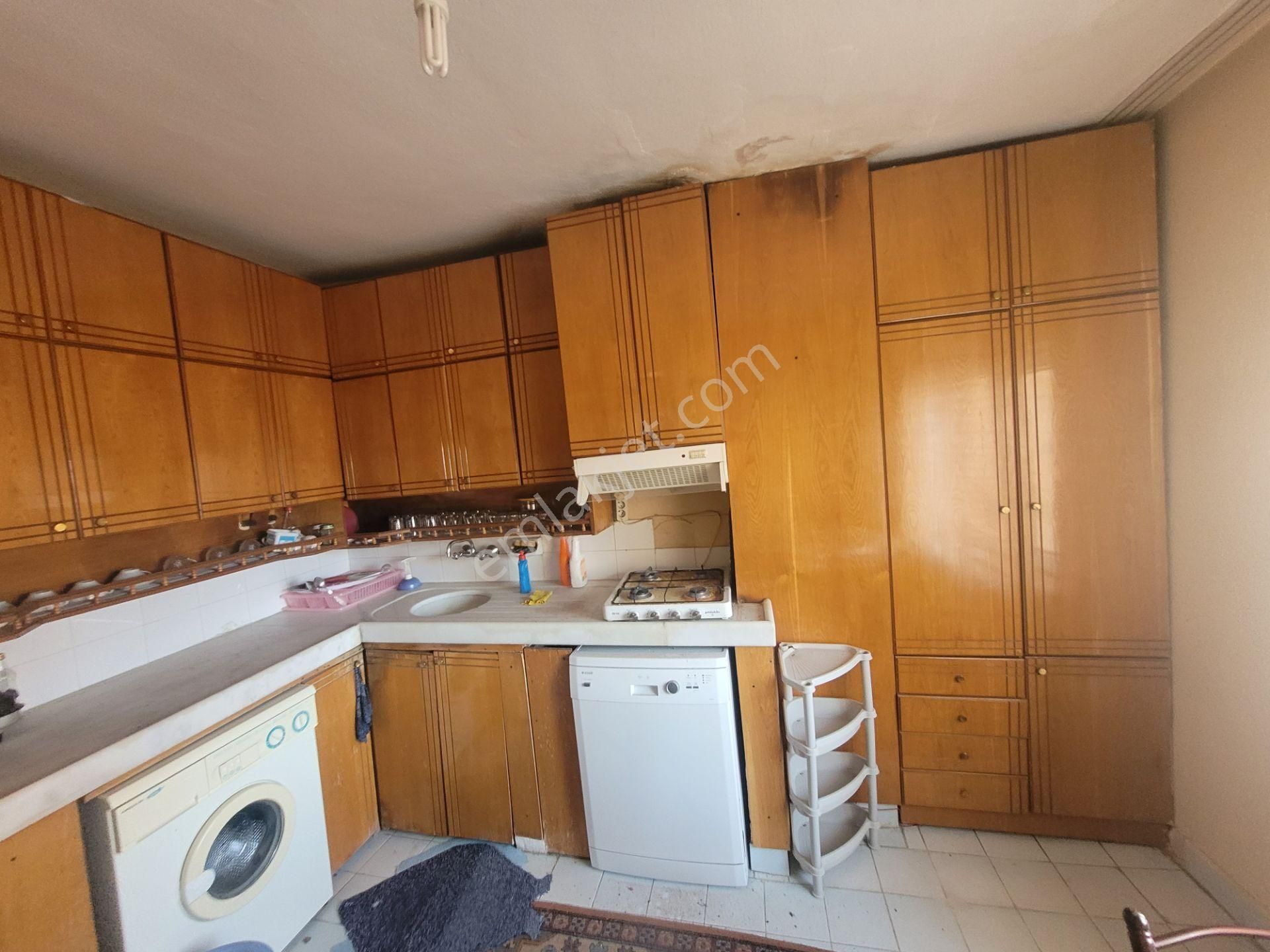 İlbey // Şuhut Cumhuriyet Cad.de Dükkan+1 Daireli Müstakil Bina - Görsel 9