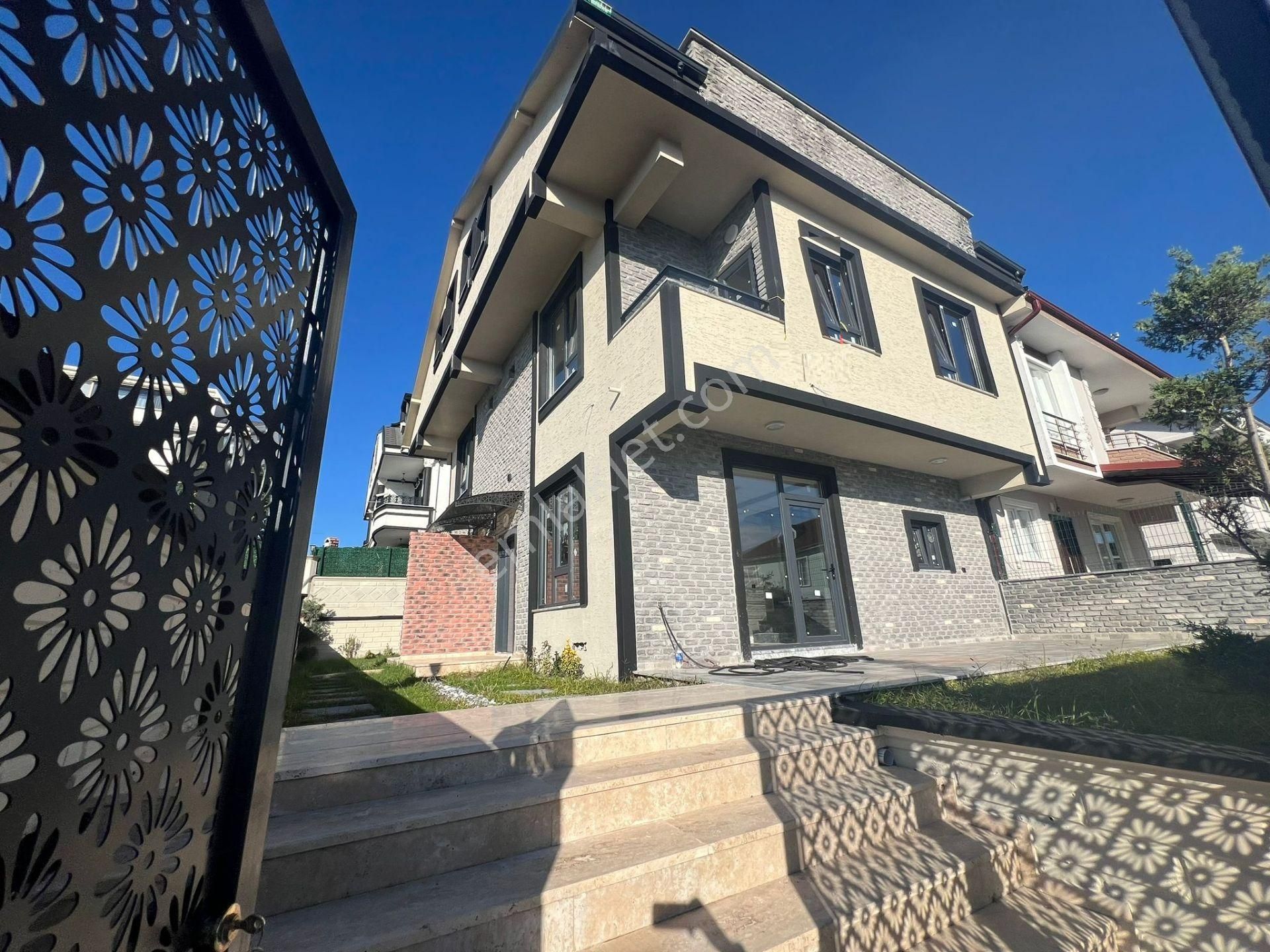 Kocaali Yalı Satılık Villa  KARASU ÇİĞDEM EMLAK 15 YILLIK TECRÜBE VE GÜVENLİ OFİS ANLAYIŞI