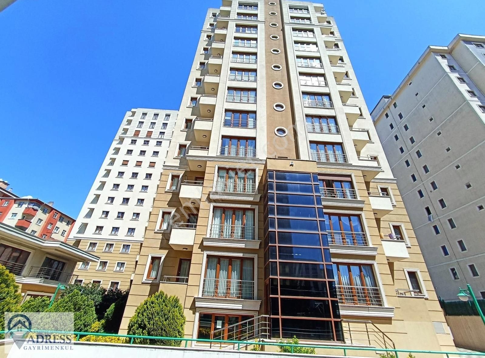 Ümraniye Mehmet Akif Satılık Daire ADRESS GAYRİMENKULDEN DETAY KENTTE 123M2 2+1 SATILIK DAİRE