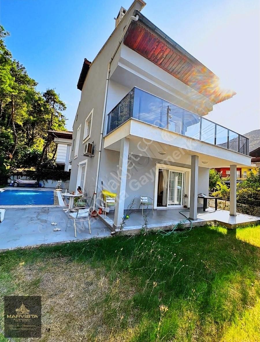 Marmaris İçmeler Satılık Villa İÇMELERDE SATILIK 4+1 HAVUZLU MÜSTAKİL TRİBLEX VİLLA