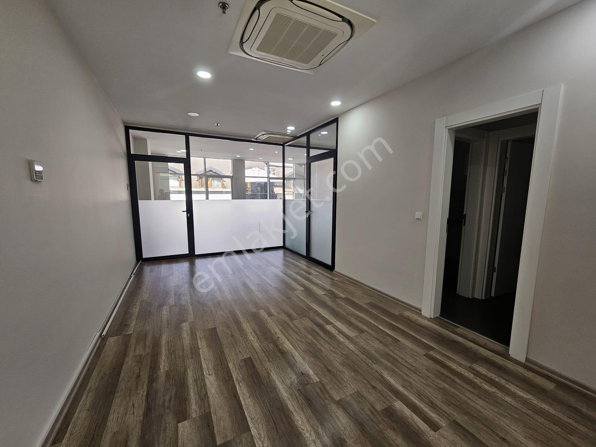 Maltepe Ofistanbul Plaza'da 2+1, 85m2/63m2 Net İskanlı Kiralık Ofis - Görsel 21