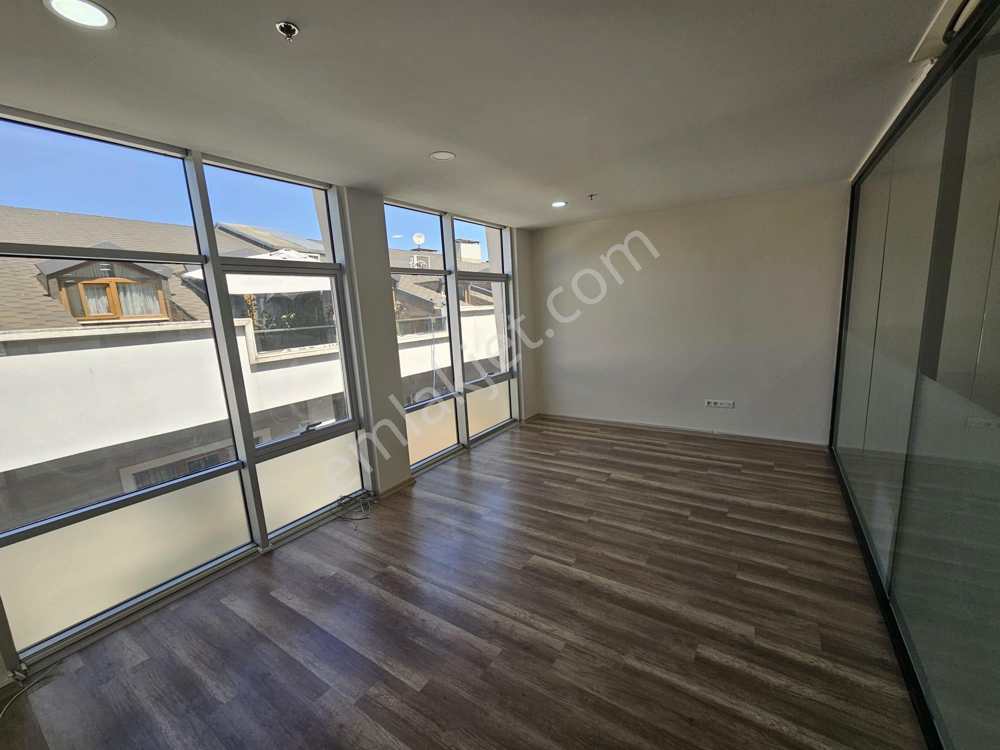 Maltepe Ofistanbul Plaza'da 2+1, 85m2/63m2 Net İskanlı Kiralık Ofis - Görsel 32