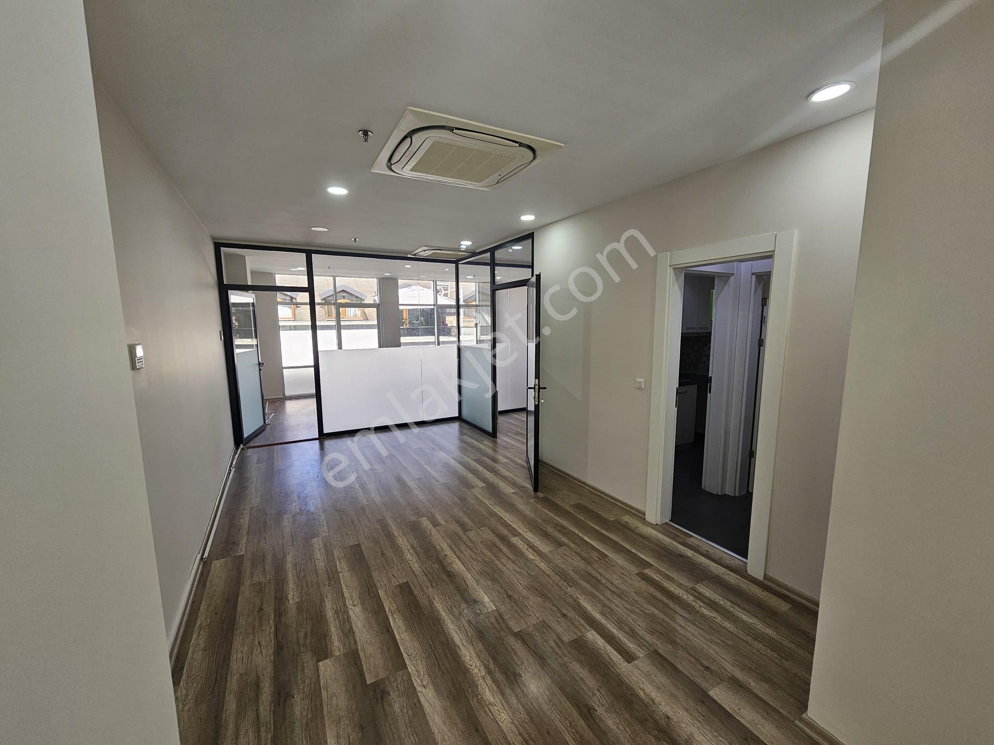 Maltepe Ofistanbul Plaza'da 2+1, 85m2/63m2 Net İskanlı Kiralık Ofis - Görsel 28