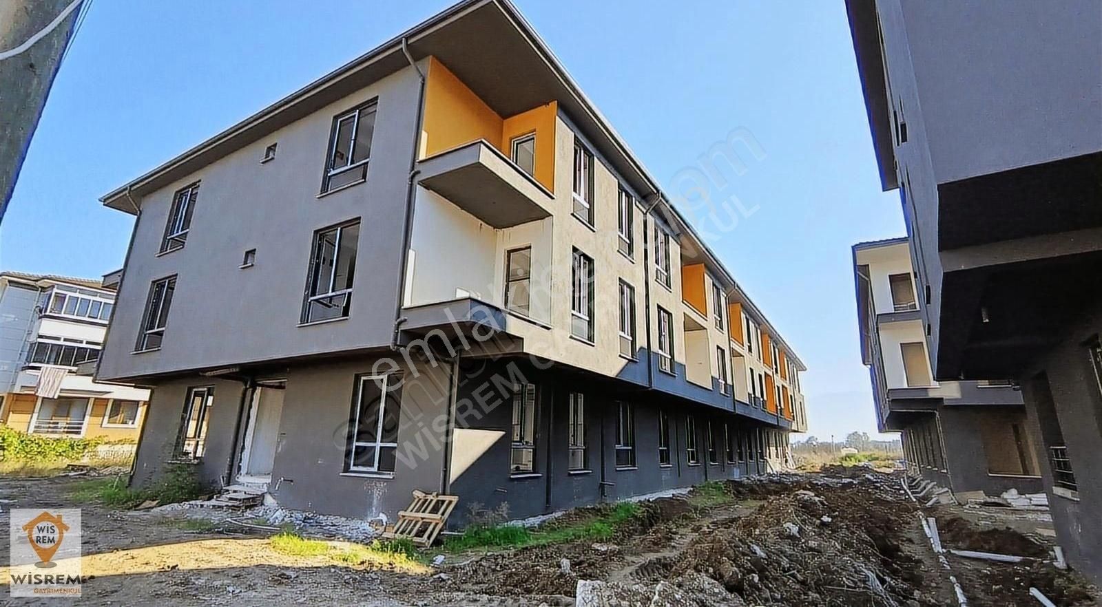 Düzce Merkez Aziziye Satılık Daire AZİZİYE MH.'DE MERKEZE YAKIN SIFIR BİNADA 1+1 SATILIK DAİRE