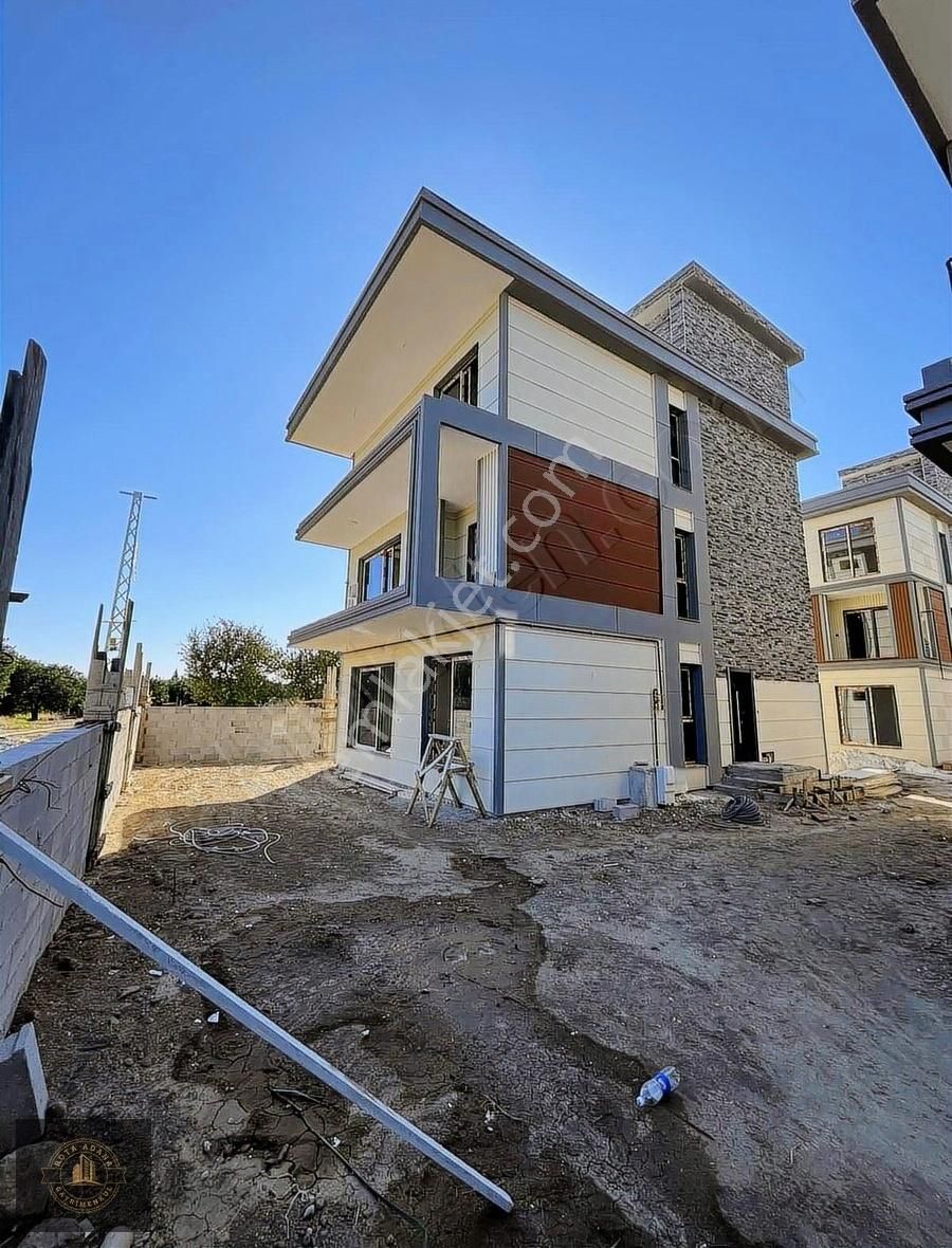 Seyhan Mıdık Satılık Villa MIDIKTA ACİL SATILIK LÜKS VİLLA