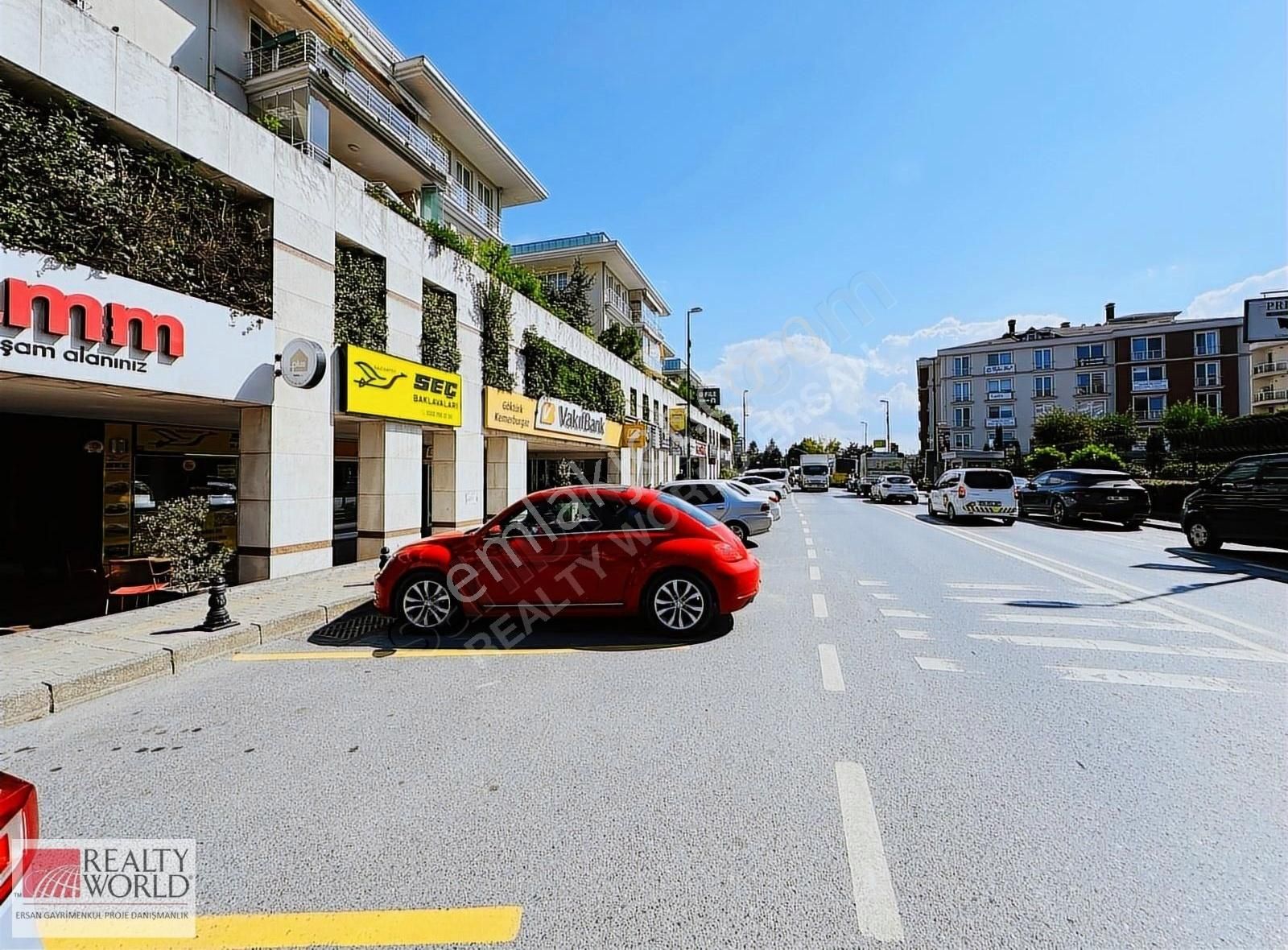 Eyüpsultan Göktürk Merkez Satılık Dükkan & Mağaza Göktürk'te İstanbul Caddesi'nde 135m2 satılık düz giriş dükkan