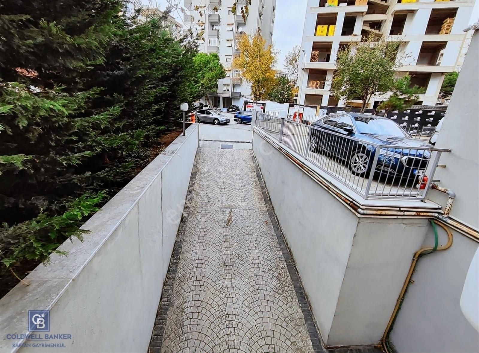 Kadıköy Göztepe Kiralık Daire Göztepe'de Marmaray'a Yürüme Mesafesinde Kiralık 3+1 Daire