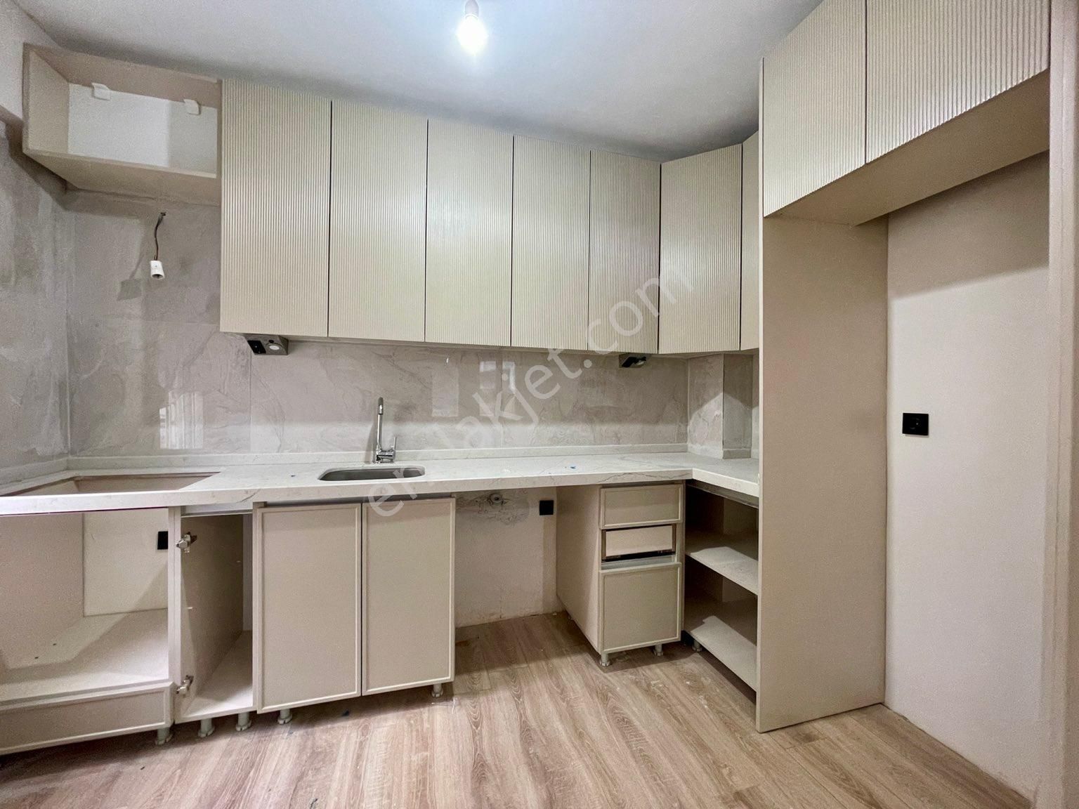 Edremit İskele Kiralık Daire TURYAP ALTINOLUK’TAN MERKEZDE DENİZE YAKIN KİRALIK DAİRE