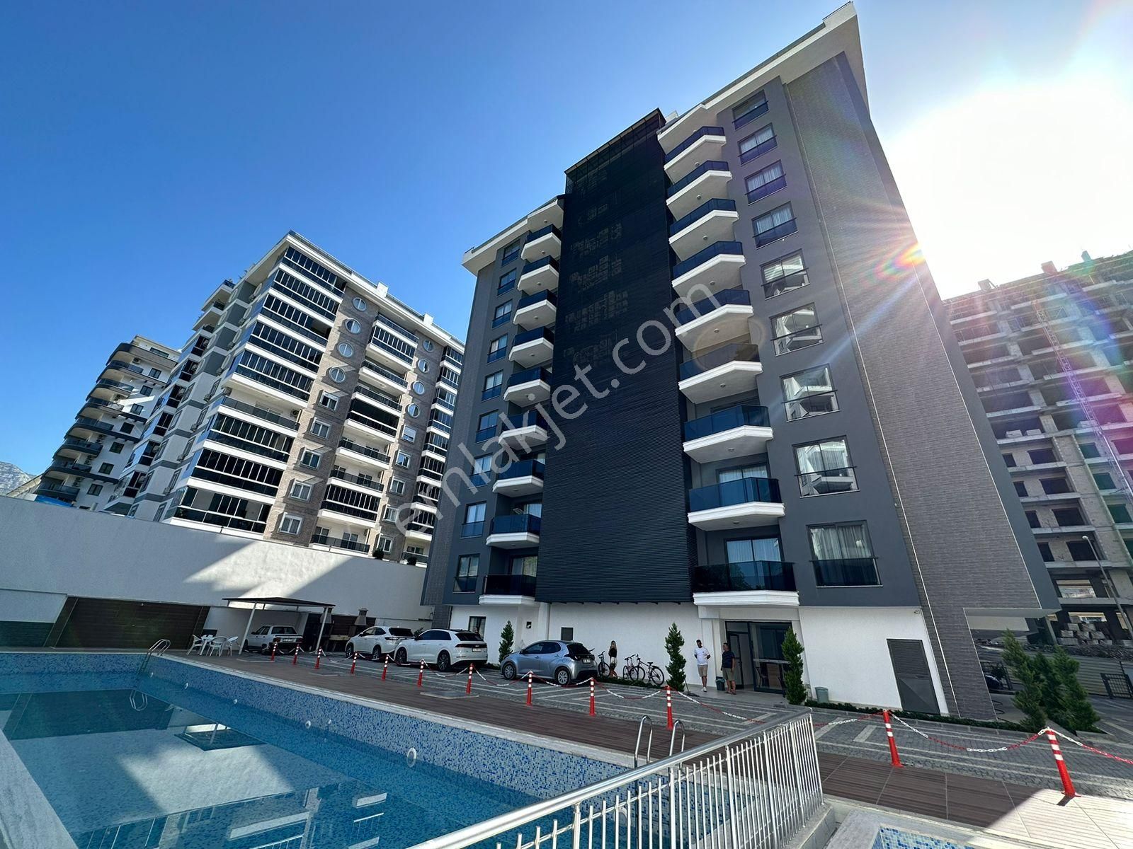 Alanya Mahmutlar Satılık Daire ALANYA MAHMUTLAR 2+1 94M2 FULL AKTİVİTELİ SATILIK DAİRE 