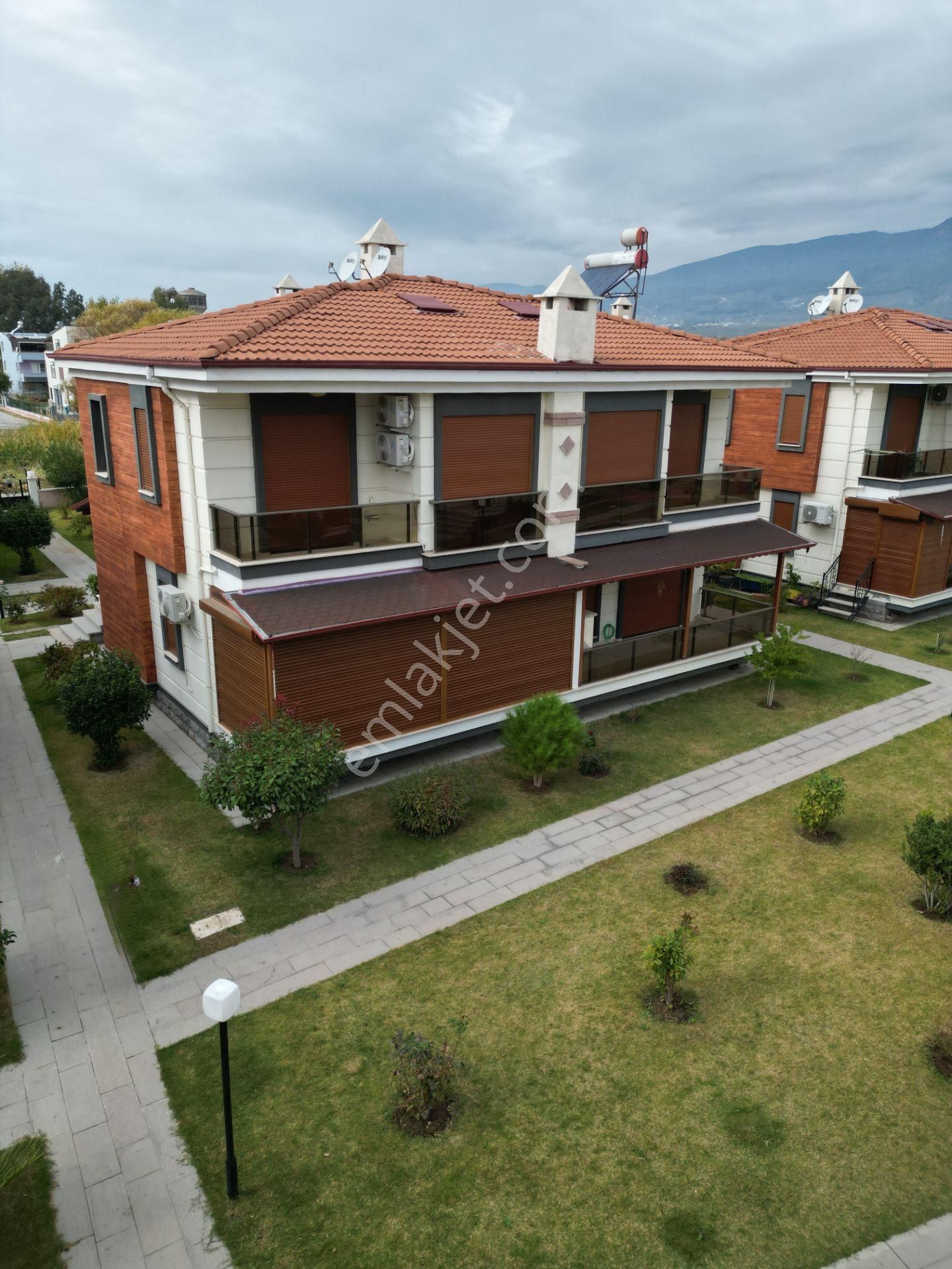 Edremit Güre Satılık Villa  VİLLA AVCISINDAN BALIKESİR EDREMİT GÜREDE DENİZE 50 METRE MESAFEDE SİTE İÇERİSİNDE 3+1 VİLLA