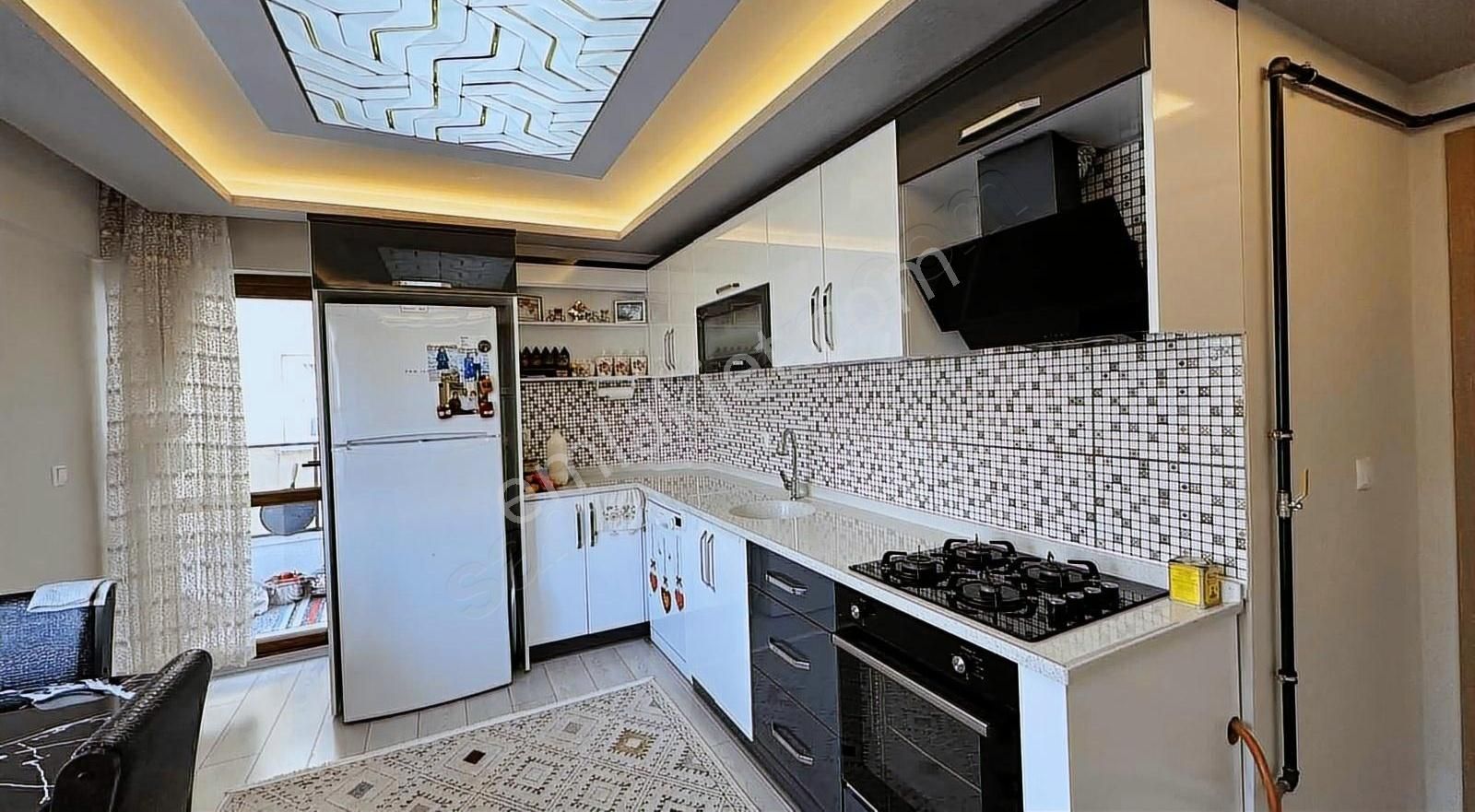 Yenimahalle Ergenekon Satılık Daire Ergenekon Mah-3+1-125m2-2.Banyo-3.Kat Ön-Asansör-Kapalı Garajlı