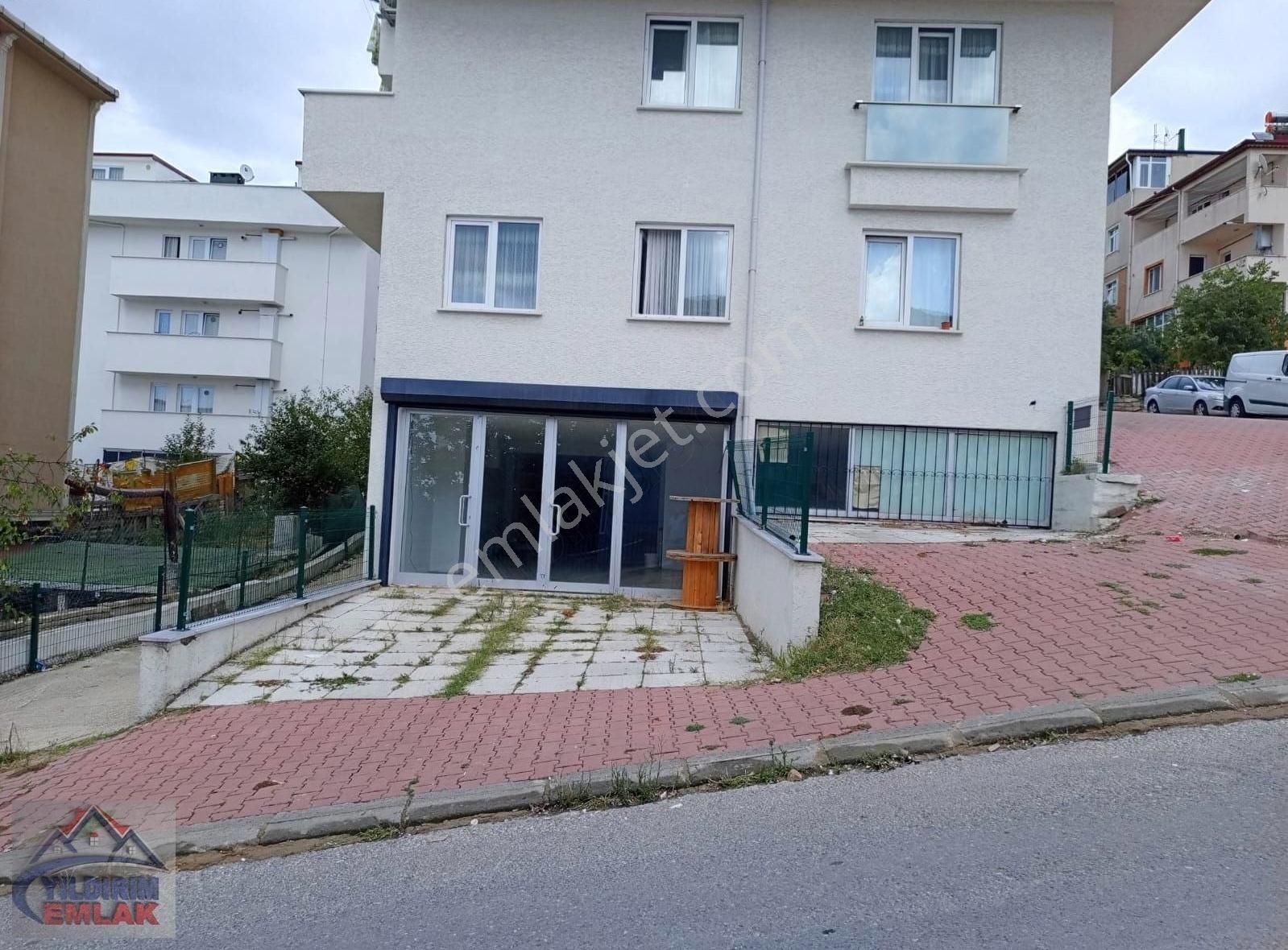 Çayırova Özgürlük Kiralık Depo KİRALIK DEPO 155 M2 ARAÇ GİRİŞLİ OTOMATIK KEPENKLİ