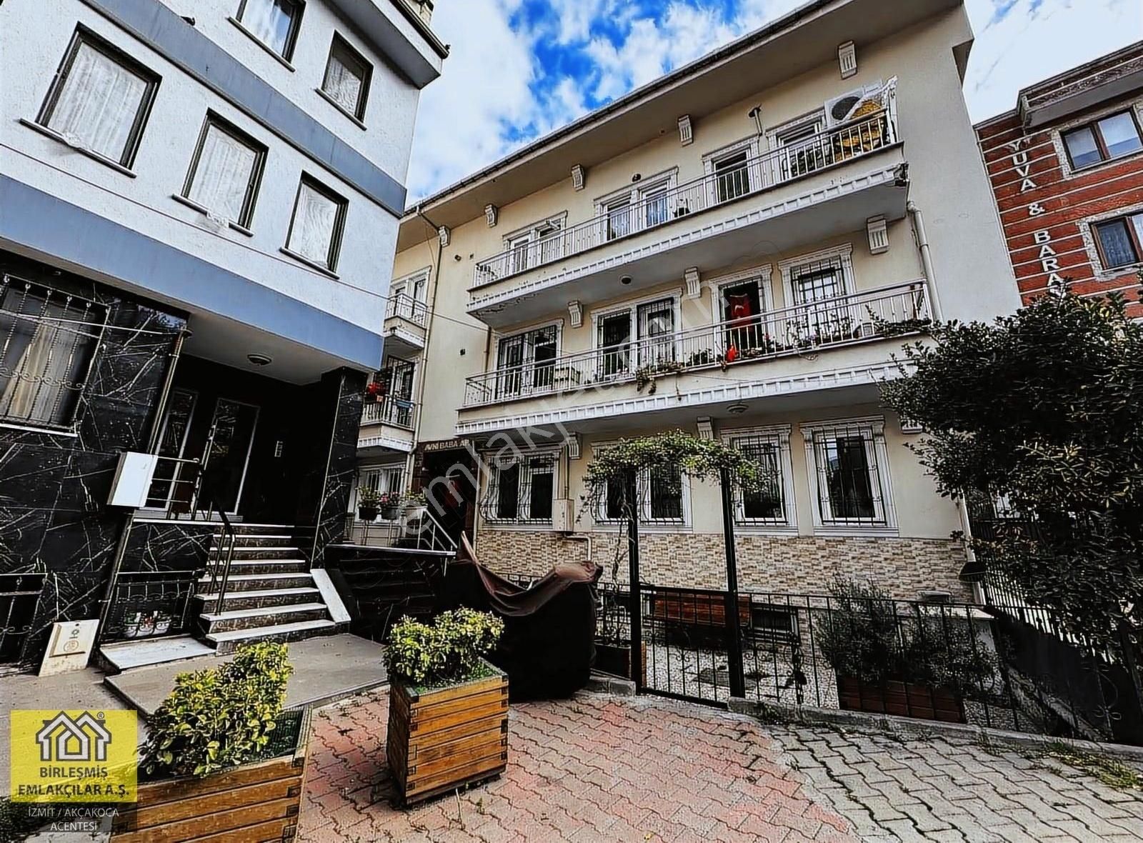 Eyüpsultan İslambey Satılık Daire EYÜP/İSLAMBEY MH. OTURUMA HAZIR BOŞ 3+1 İÇİ YAPILI SATILIK DAİRE