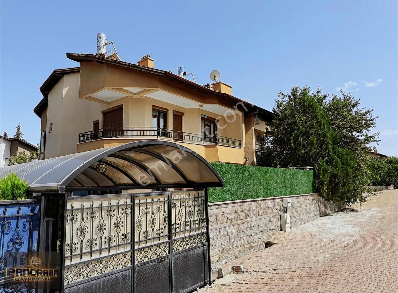 Selçuklu Sille Ak Satılık Villa PANORAMA'DAN ABDÜLHAMİT CAD.ÜZERİNDE BAKIMLI MÜSTAKİL VİLLA