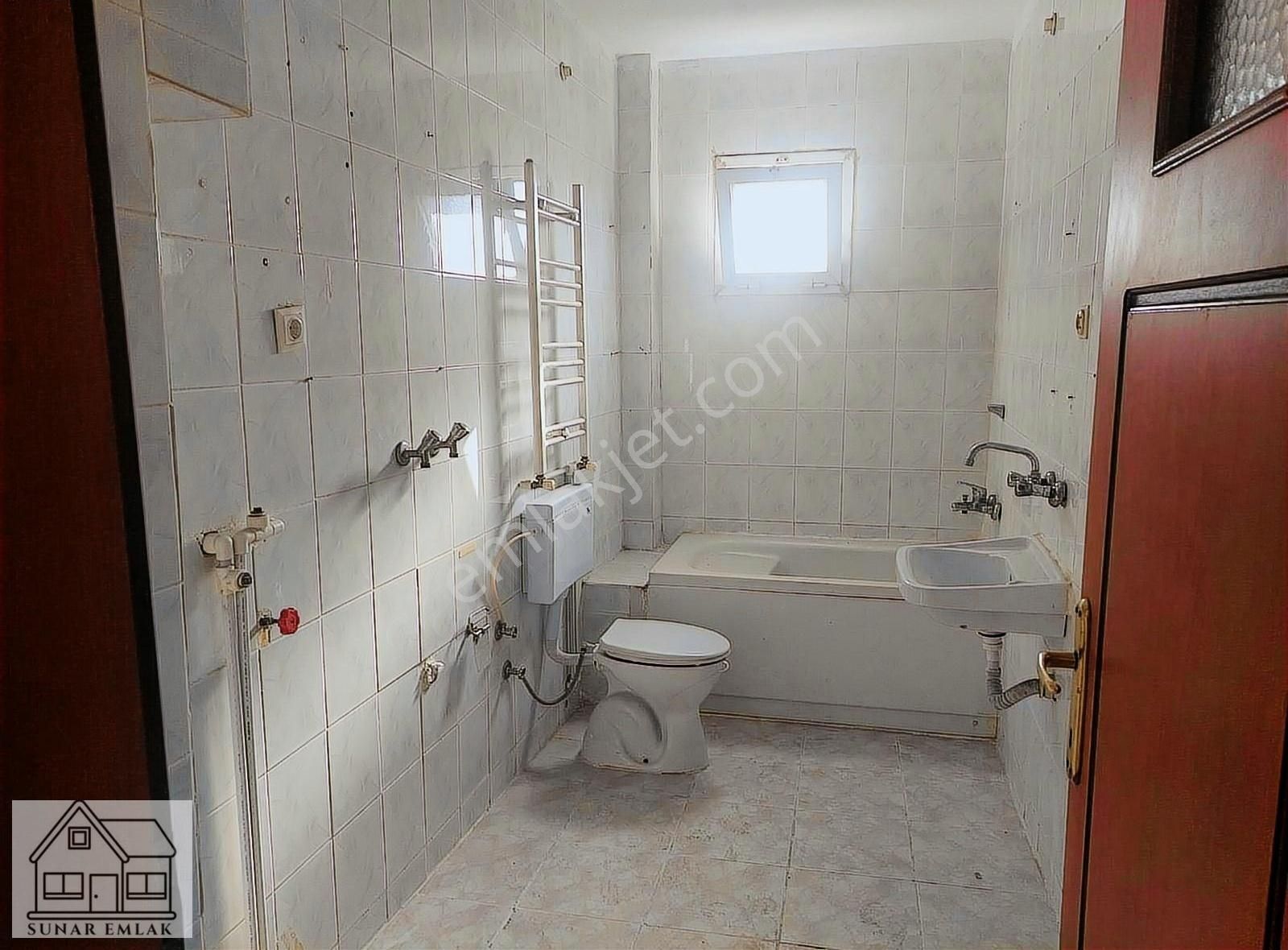 Bayraklı Soğukkuyu Kiralık Daire K.yaka Örnekköy Mah.y.girne Ve Medical Point Has.yakını