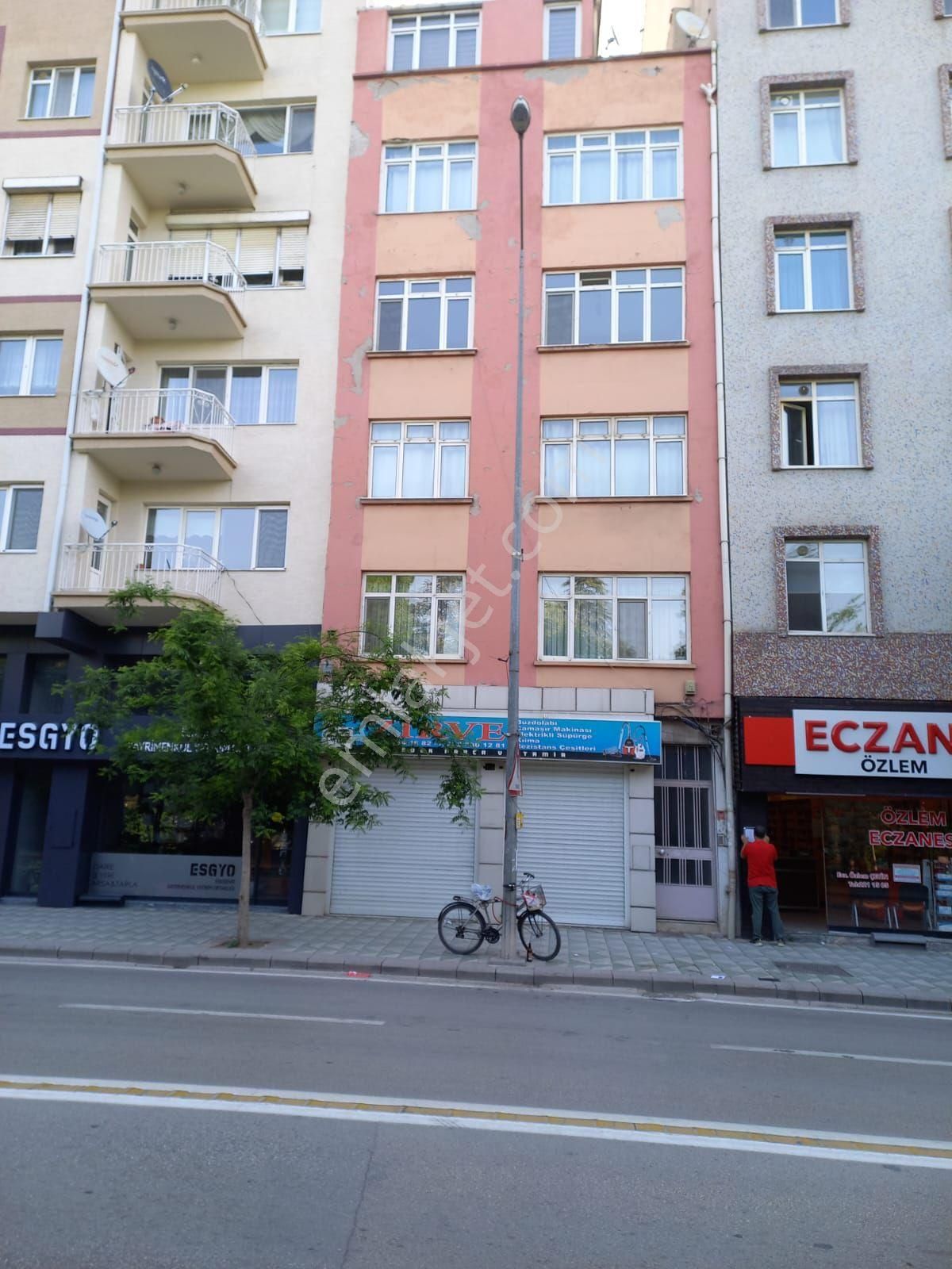 Odunpazarı İstiklal Satılık Daire Ataturk cadde üzerinde sahibinden 2+1 Acil satılık 