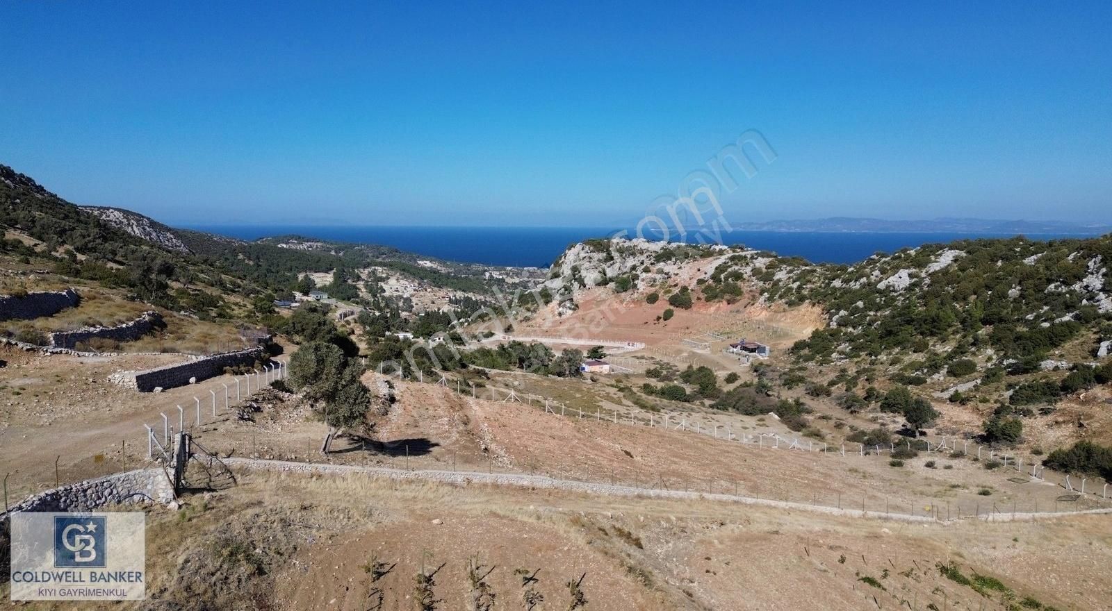 Karaburun Mordoğan Satılık Tarla Karaburun Mordoğan Mahallesi'nde 5476 m² Deniz Manzaralı Tarla