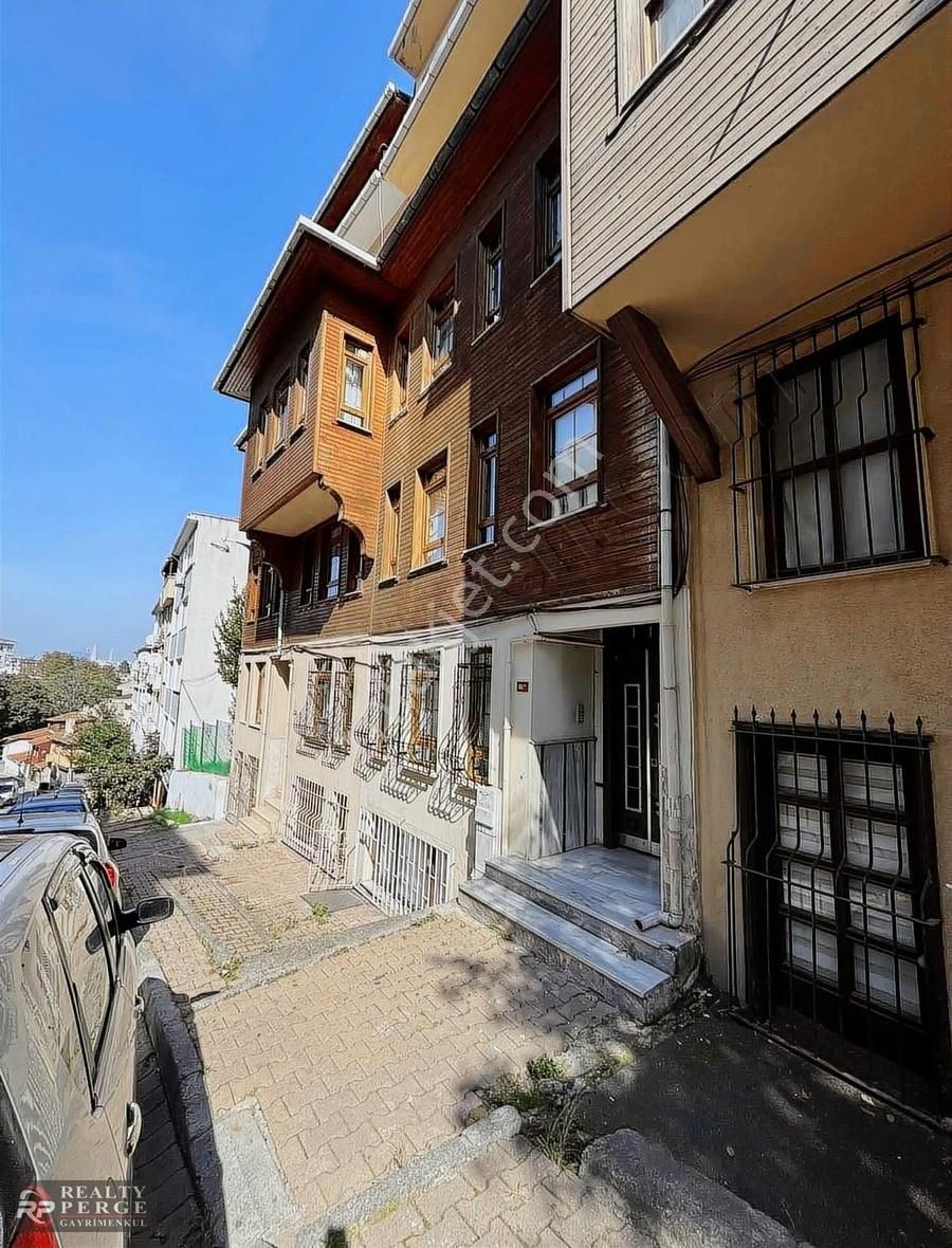 Üsküdar Ahmediye Kiralık Daire BELEDİYE'YE 2DK SAHİLE 5 DK GENİŞ BAHÇELİ ULTRA LÜX 3+1