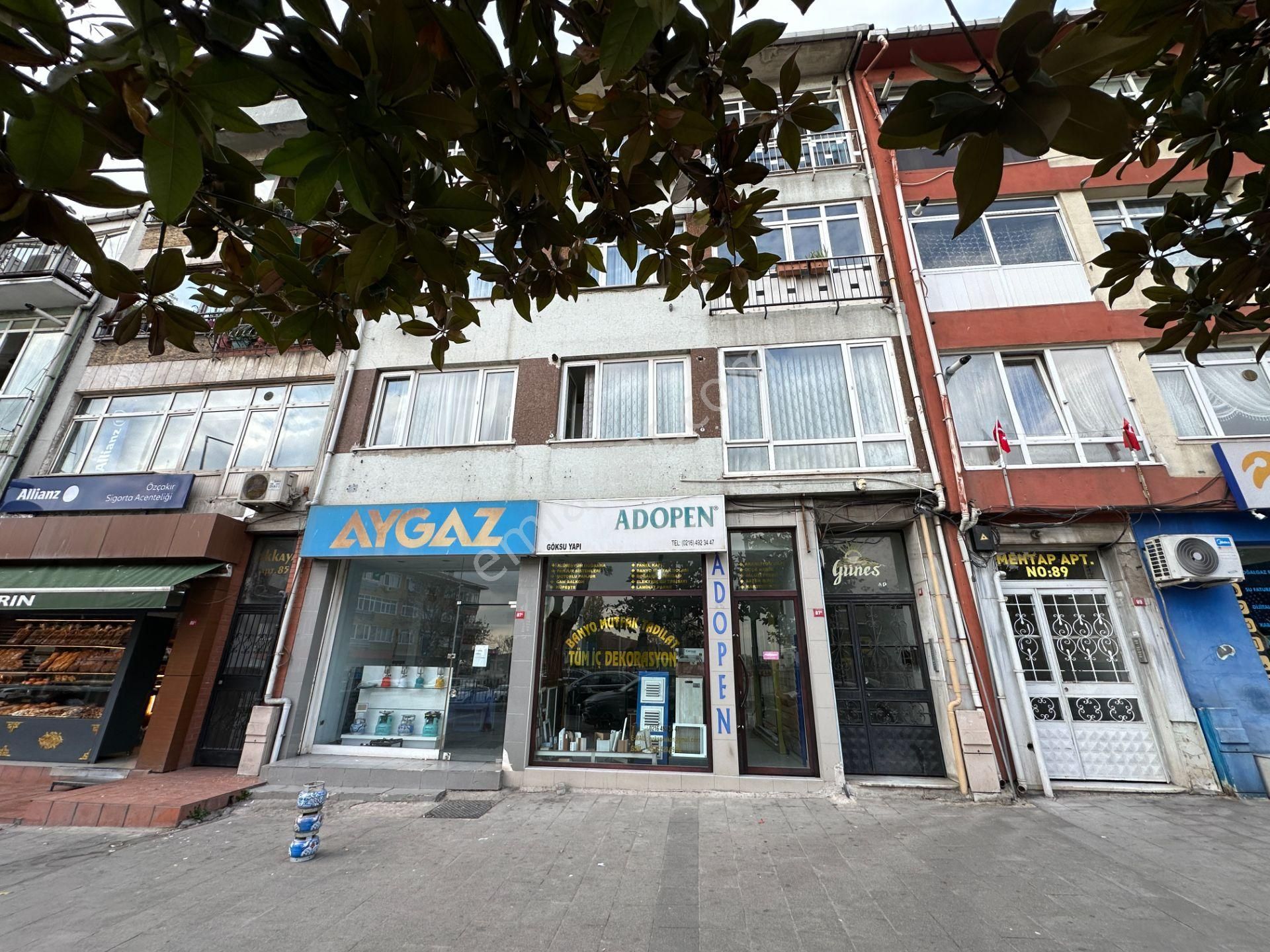 Üsküdar Valide-i Atik Satılık Daire  Yankı'dan Nuhkyusu Cad.de 2+1 Satılık 80 m2 Boş Bahçe Katı Daire