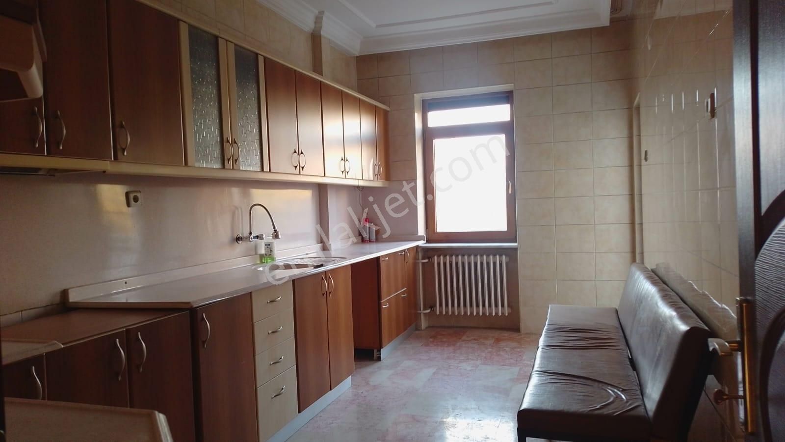 Melikgazi Alpaslan Kiralık Daire  ipek saray avm yanı cadde üstü