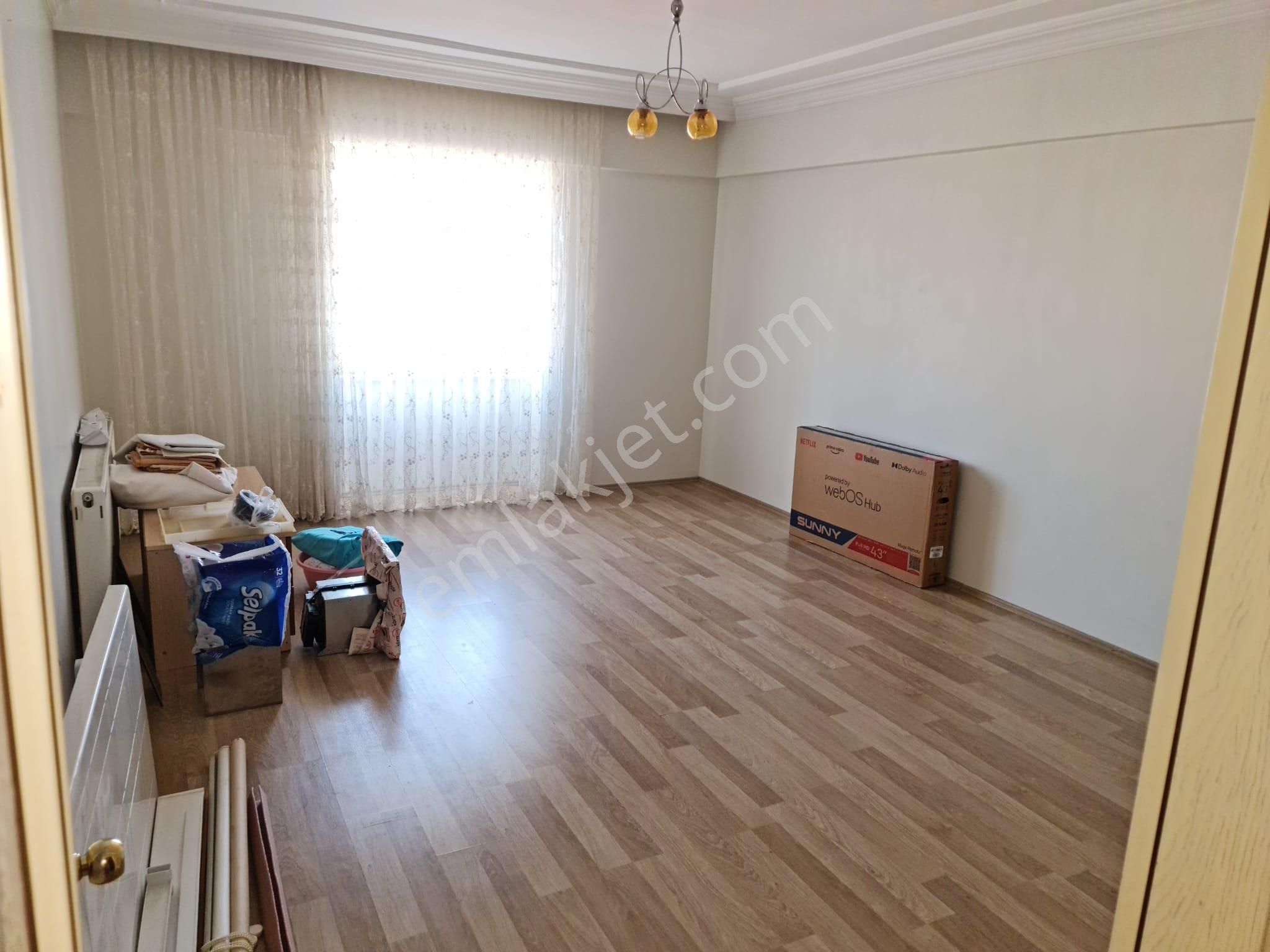 Tokat Merkez Meydanda Muhteşem Konumlu 6+1 Dublex Daire - Görsel 12