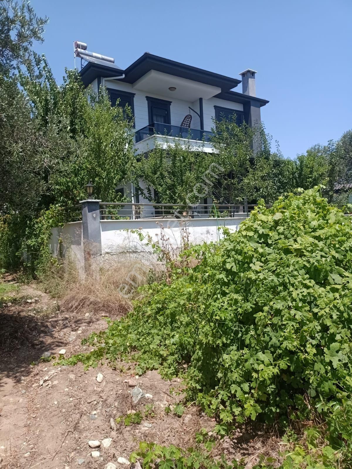 Edremit Güre Cumhuriyet Satılık Villa GÜRE'DE DENİZE 500 M 3+1 SATILIK VİLLA