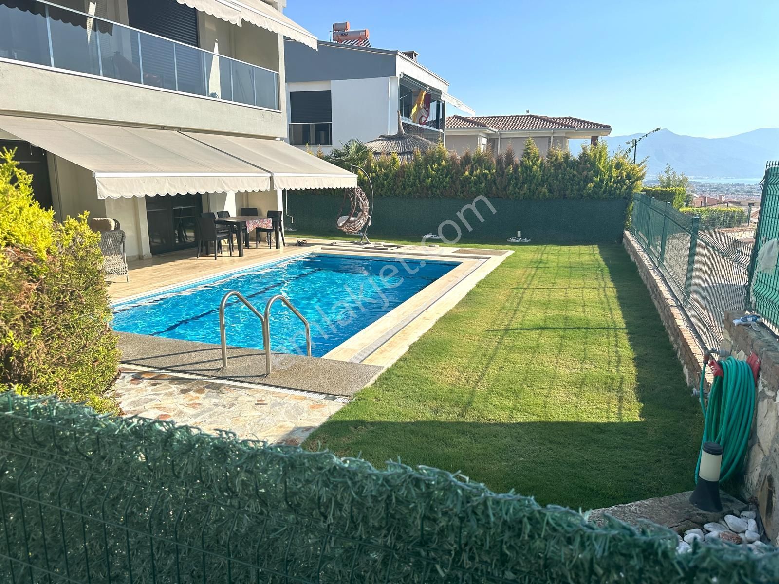 Kuşadası Soğucak Satılık Villa Deniz Manzaralı Özel Havuzlu 3+1 Tek Müstakil Villa SATILIK