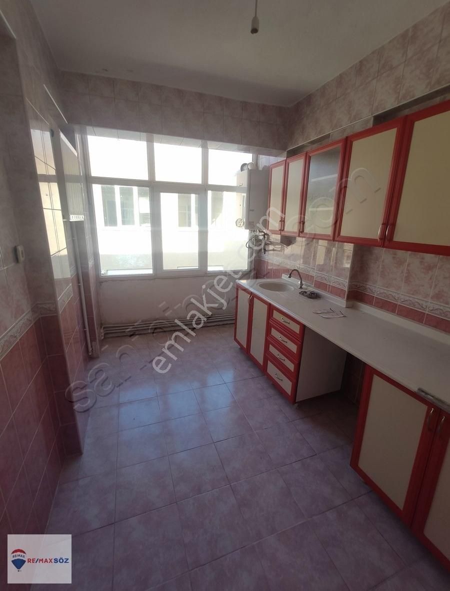 Kocasinan Fevzi Çakmak Kiralık Daire Hamam Sokak'ta 3+1 Kiralık Daire