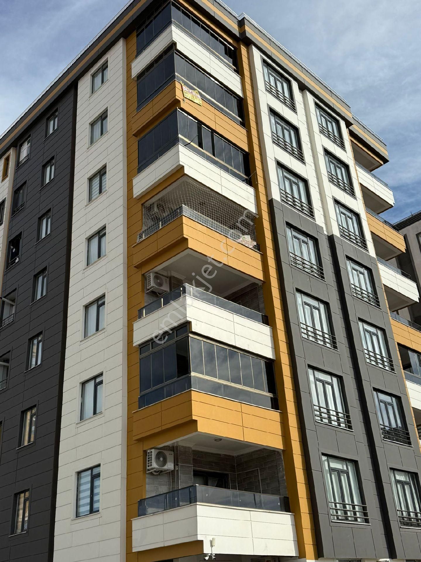 Karaköprü Mehmetçik Satılık Daire CADDE 17 EMLAKTAN 3+1 LÜKS DAİRE 