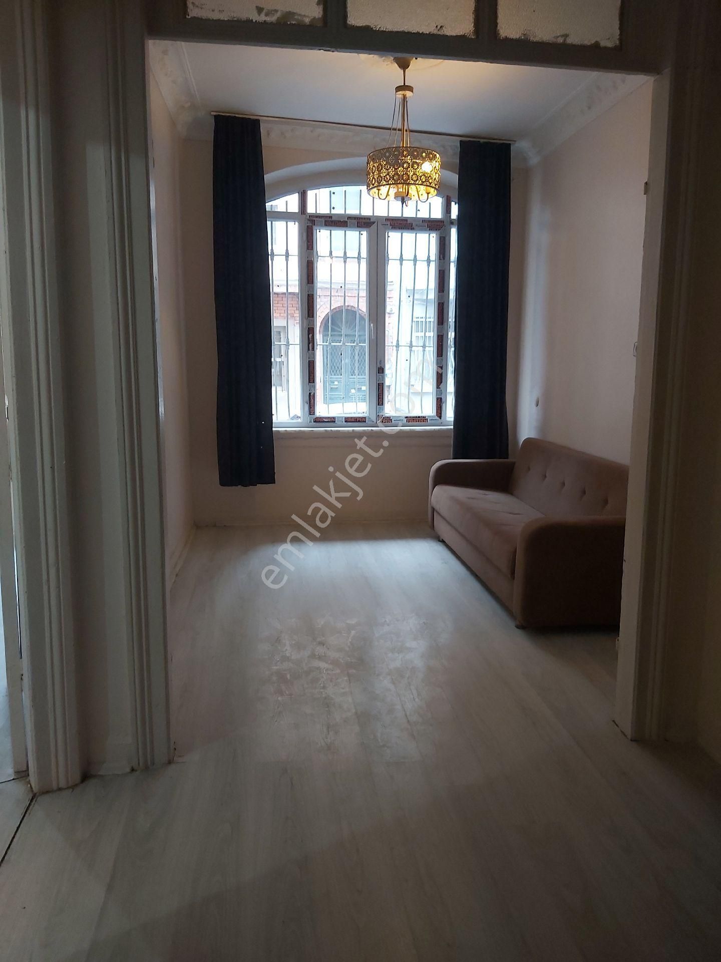 Beyoğlu Bülbül Kiralık Daire Beyoğlu Kalyoncukulluğu 2+1 Doğalgazlı