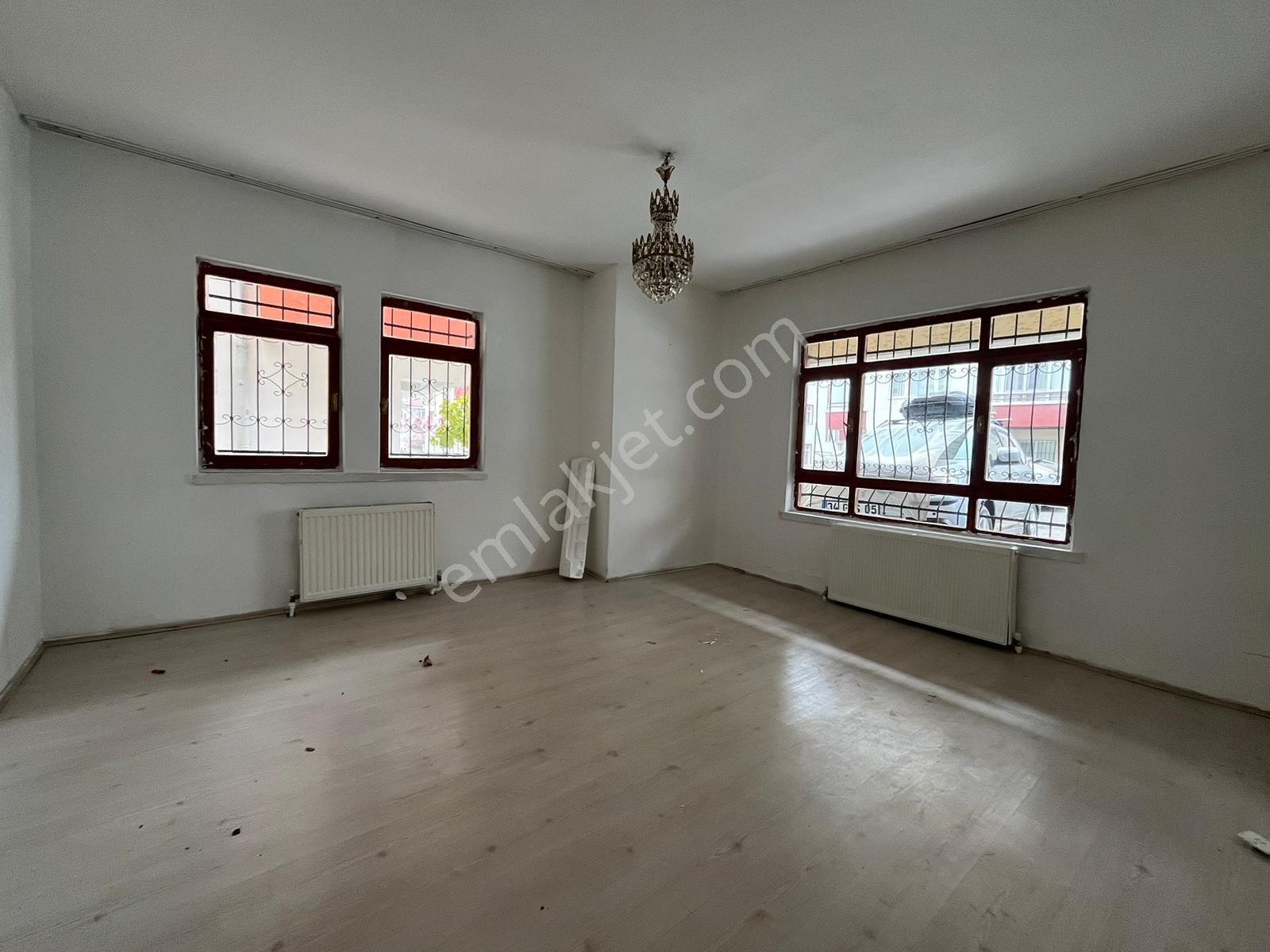 Pursaklar Merkez Kiralık Daire BEYOĞLU GAYRİMENKUL'DEN MERKEZİ LOKASYONDA 3+1 KİRALIK DAİRE