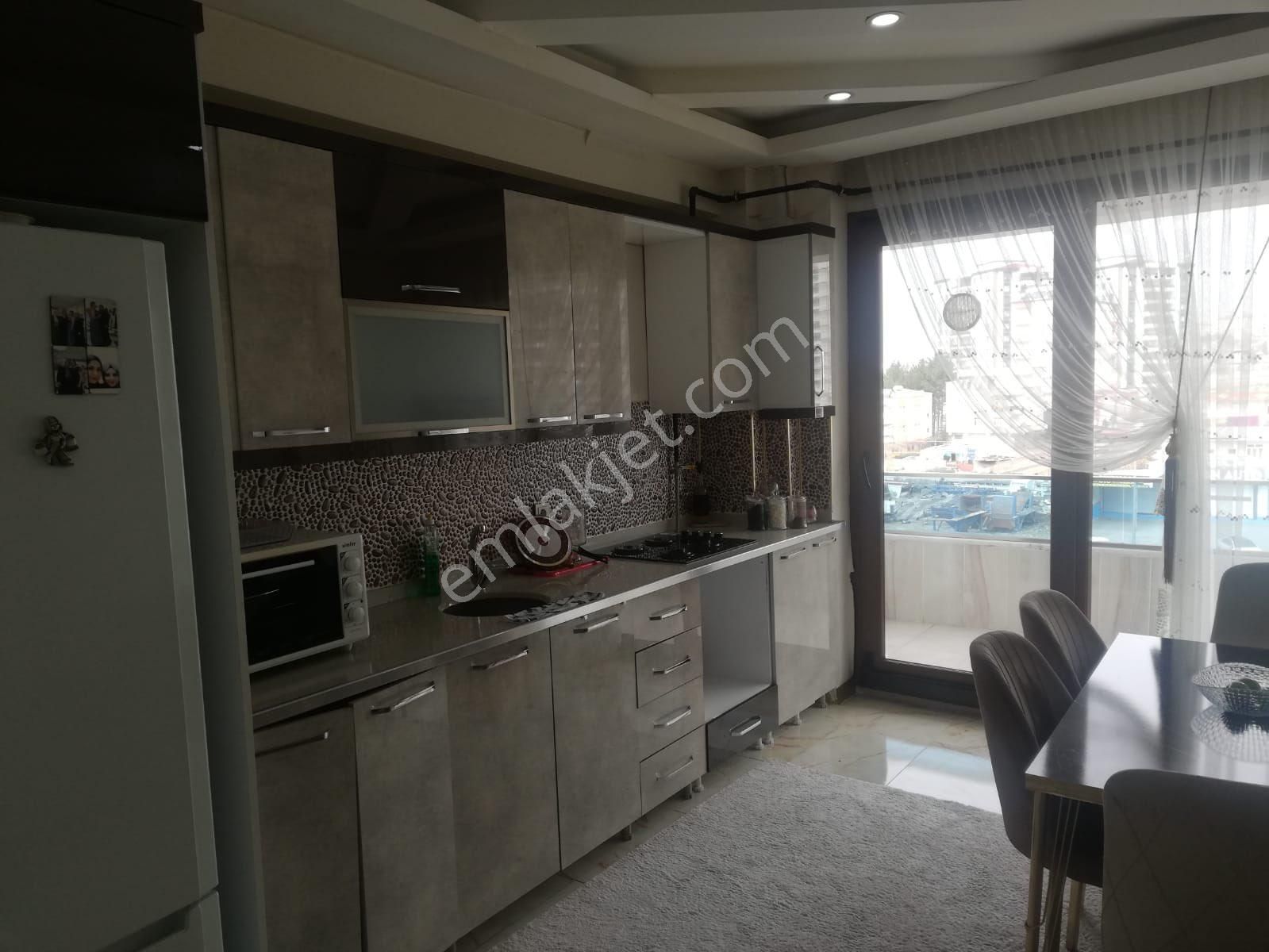 Bağlar Bağcılar Satılık Daire BAĞCILAR OTOGAR YAKIN ORTA KAT DAİRE