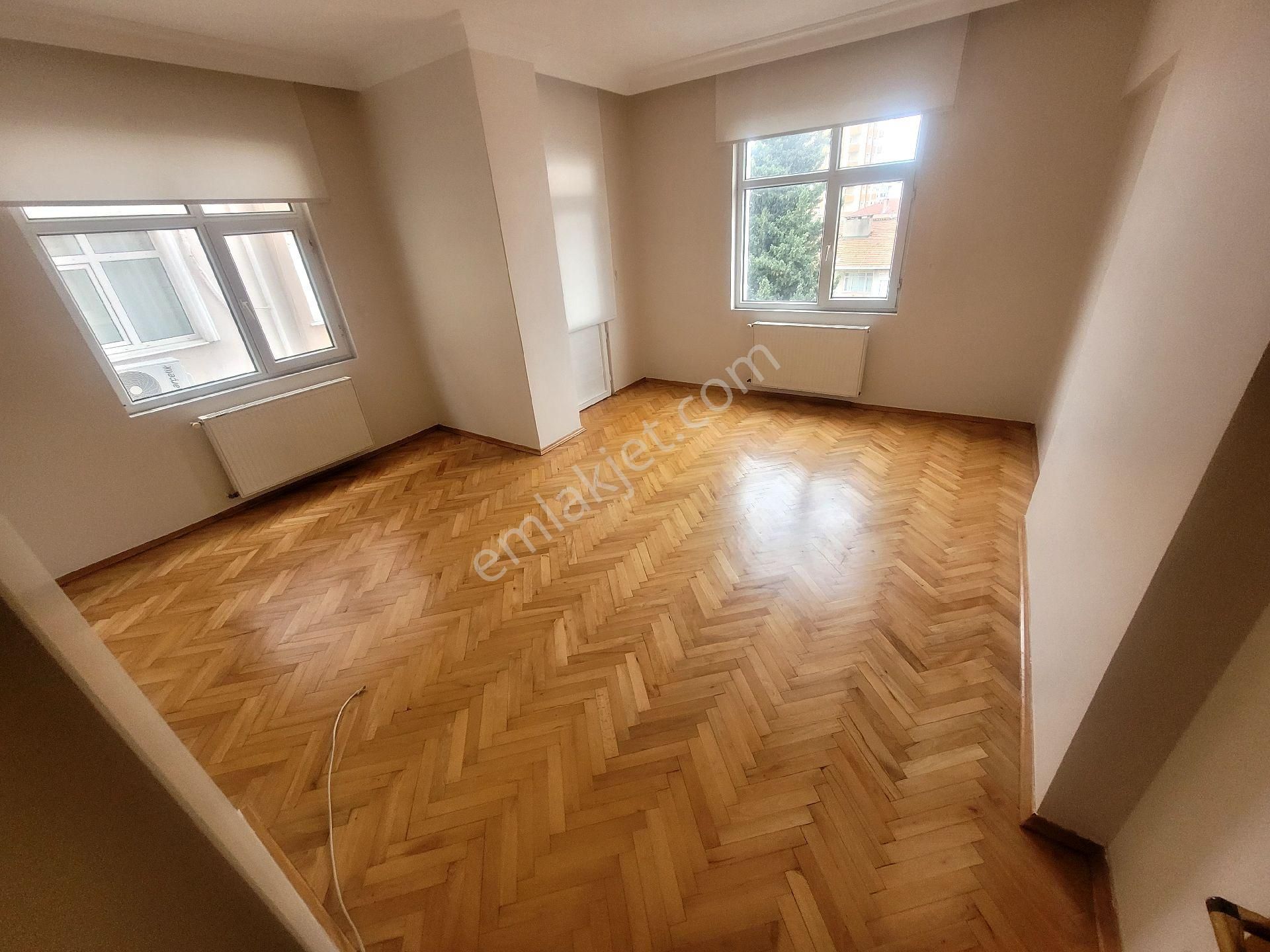 Kartal Atalar Kiralık Daire BAKIMLI FENİŞ GÜZEL LOKASYON 