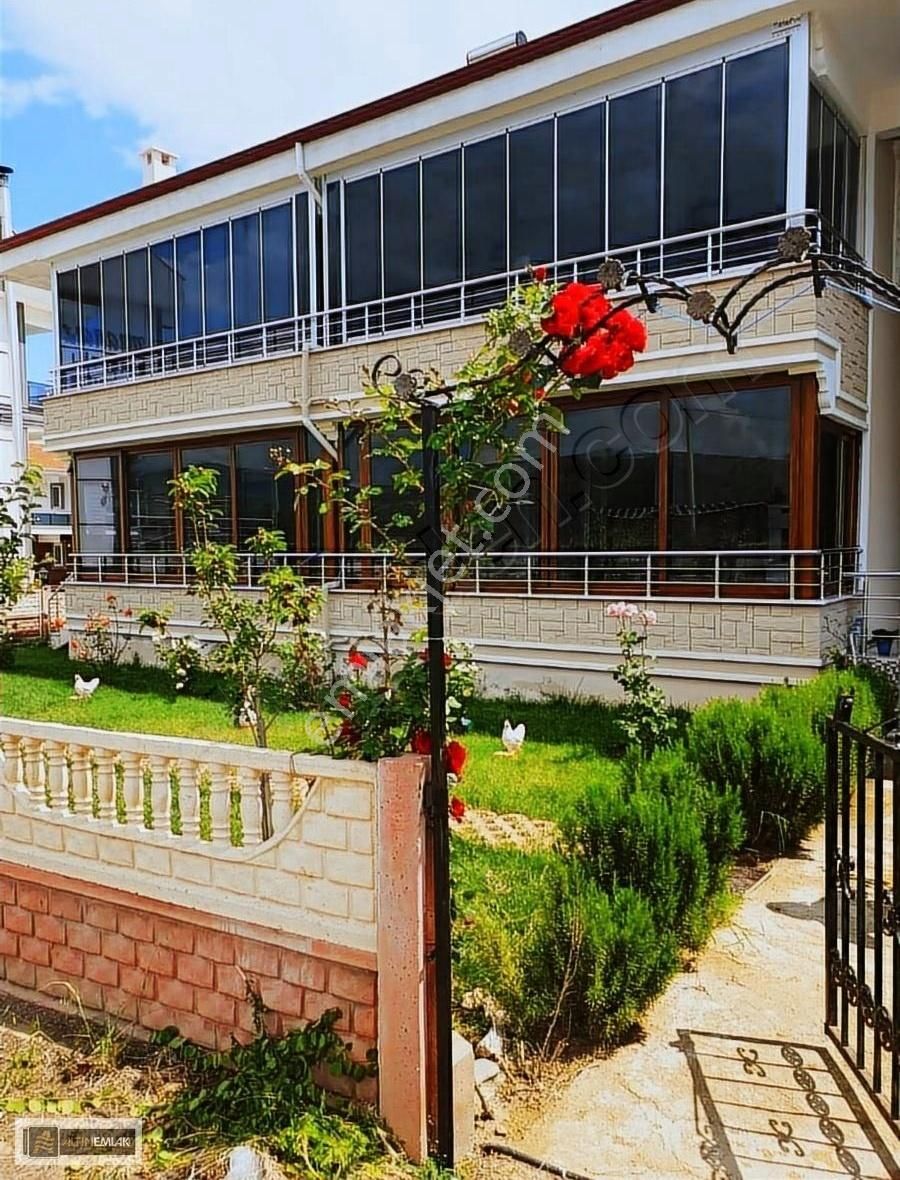 Şarköy Cumhuriyet Kiralık Daire ŞARKÖY'DE CUMHURİYET'DE MERKEZİ KONUMDA DOĞALGAZLI KİRALIK DAİRE