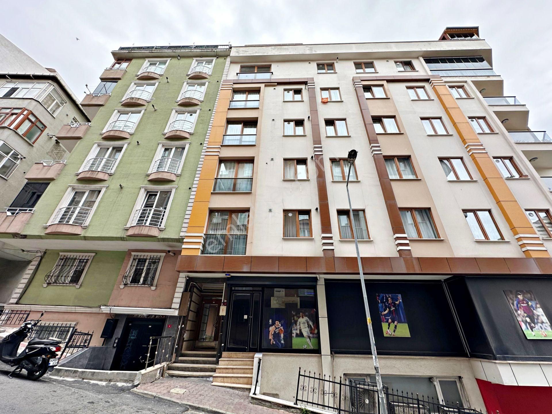 Bahçelievler Siyavuşpaşa Satılık Daire Marcity'den M.Kemal Paşa Cad.Civarı 6 Yıllık 4+2 180m2 Dublex