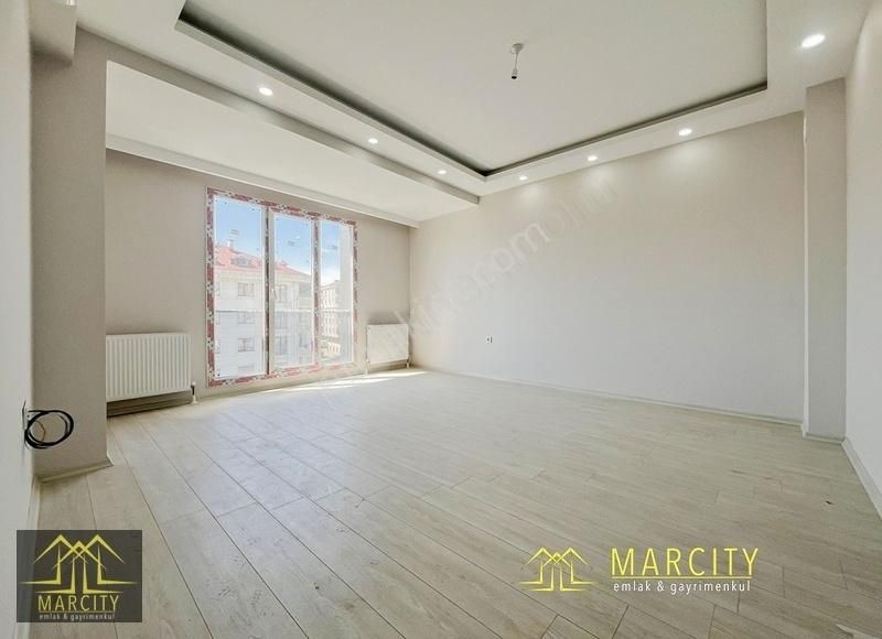 Bahçelievler Şirinevler Satılık Daire Marcity Şirinevlerde 5.Kat Şehir Manzaralı Satılık 3+1 Daire