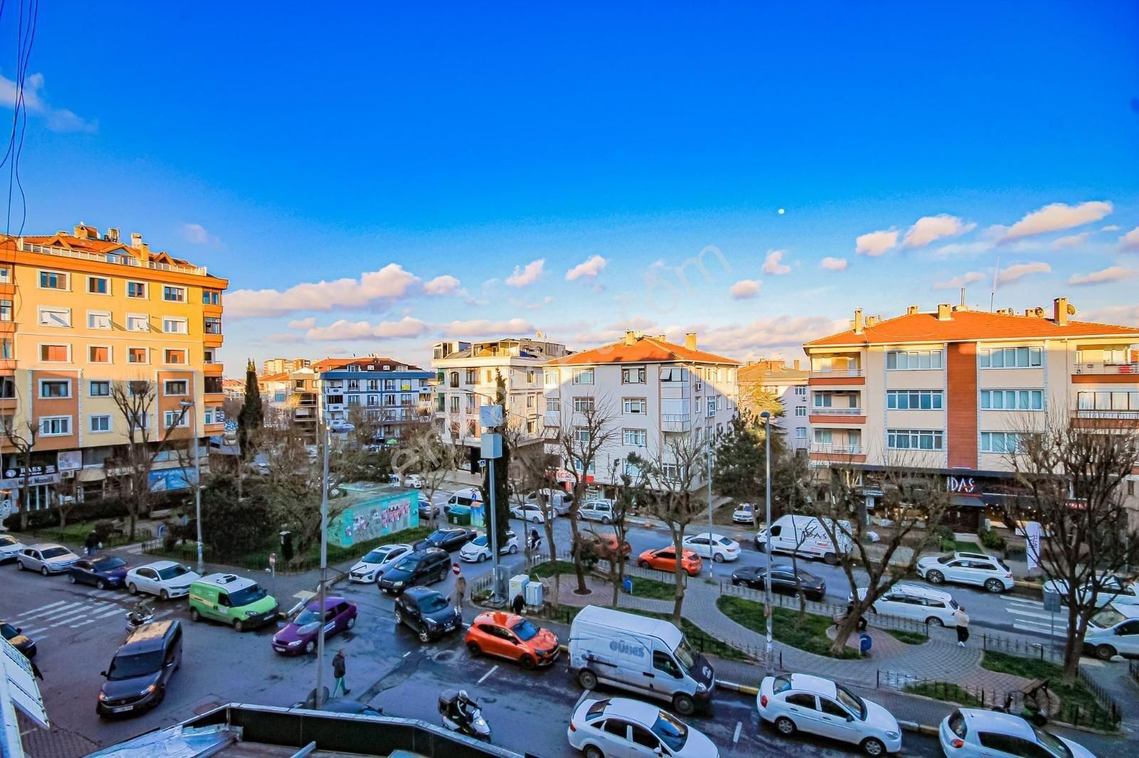 Bahçelievler Siyavuşpaşa Satılık Daire Marcity'den Yayla Feritselim Paşa Cad.Üzeri Manzaralı Daire