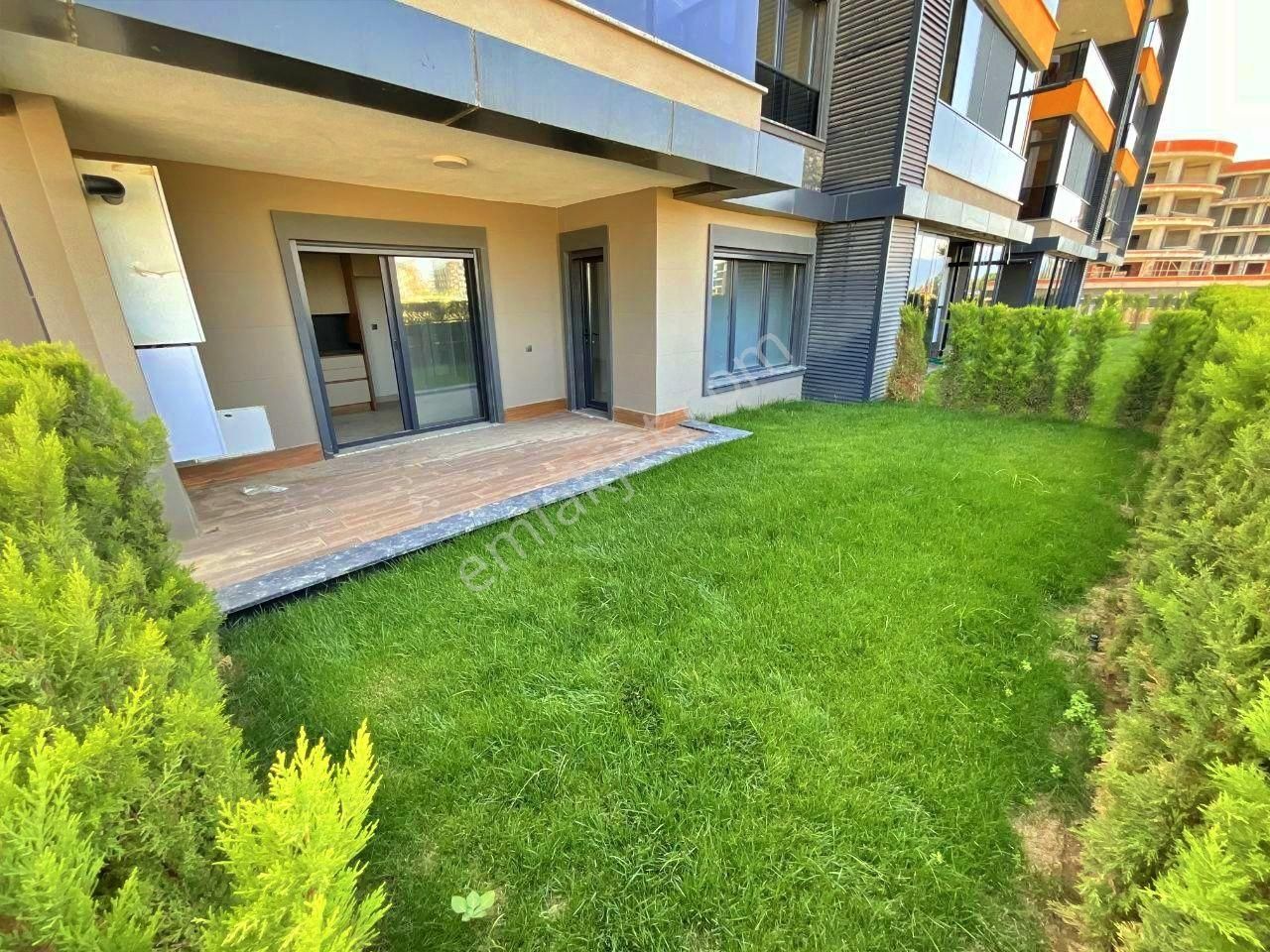 Burhaniye Ören Kiralık Daire  UYTUN'DAN ÖREN'DE BAHÇELİ HAVUZLU TENİS KORTLU 2+1 KİRALIK DAİRE