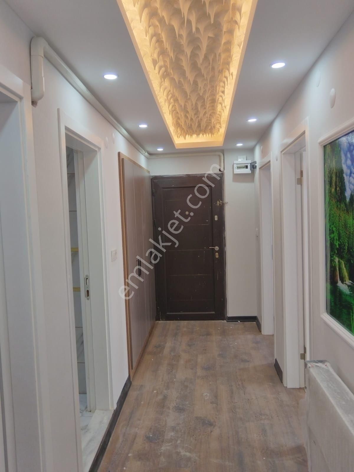 Tire 4 Eylül Satılık Daire 2+1 MASRAFSİZ SATİLİK 110M2 YUKSEK GİRİS VE BAHCELİ DAİRE