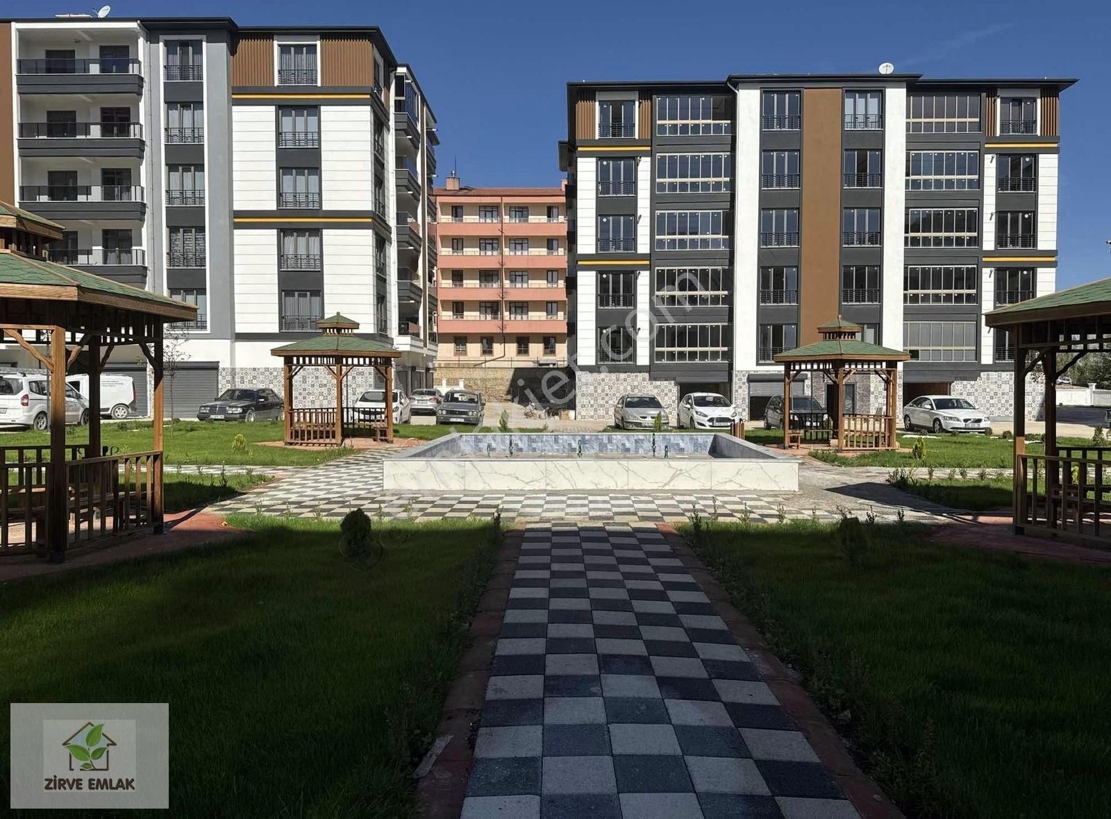 Akşehir Yarenler Satılık Daire Zirve Emlak Satıyorr Batışehir 3.5+1 200 M2 Lüx Daireler